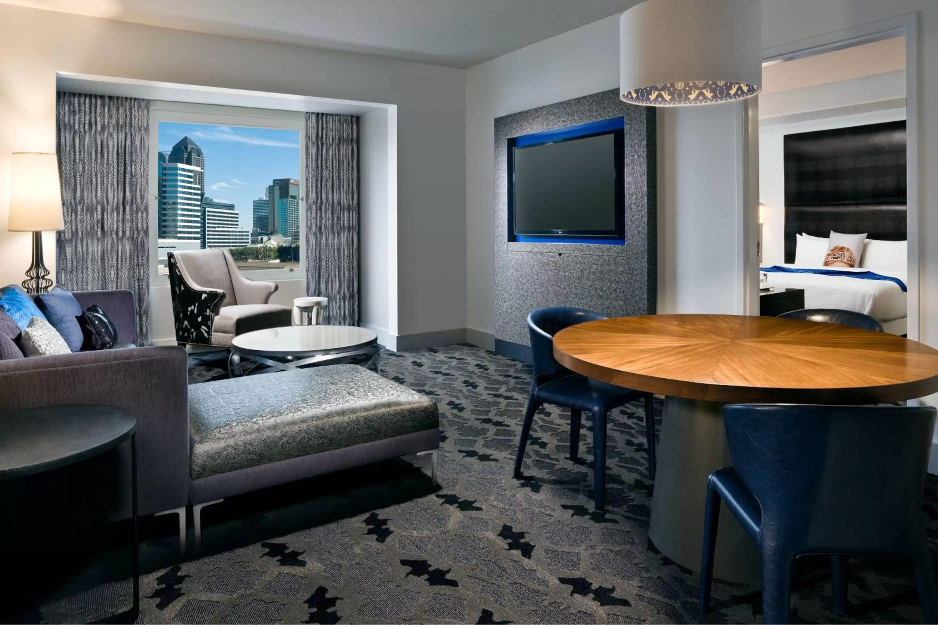 Living room, Bed in W Dallas