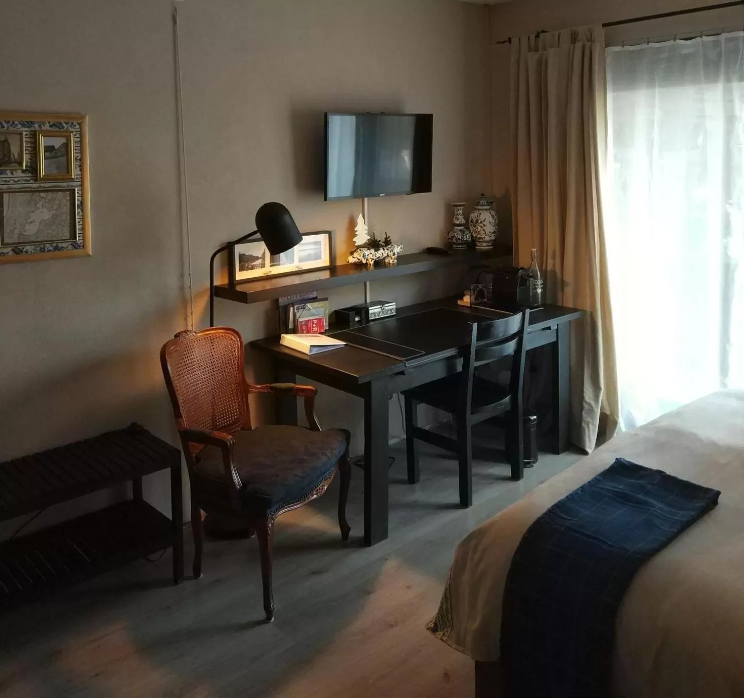 Patio, Bed in B&B Hoofddorp