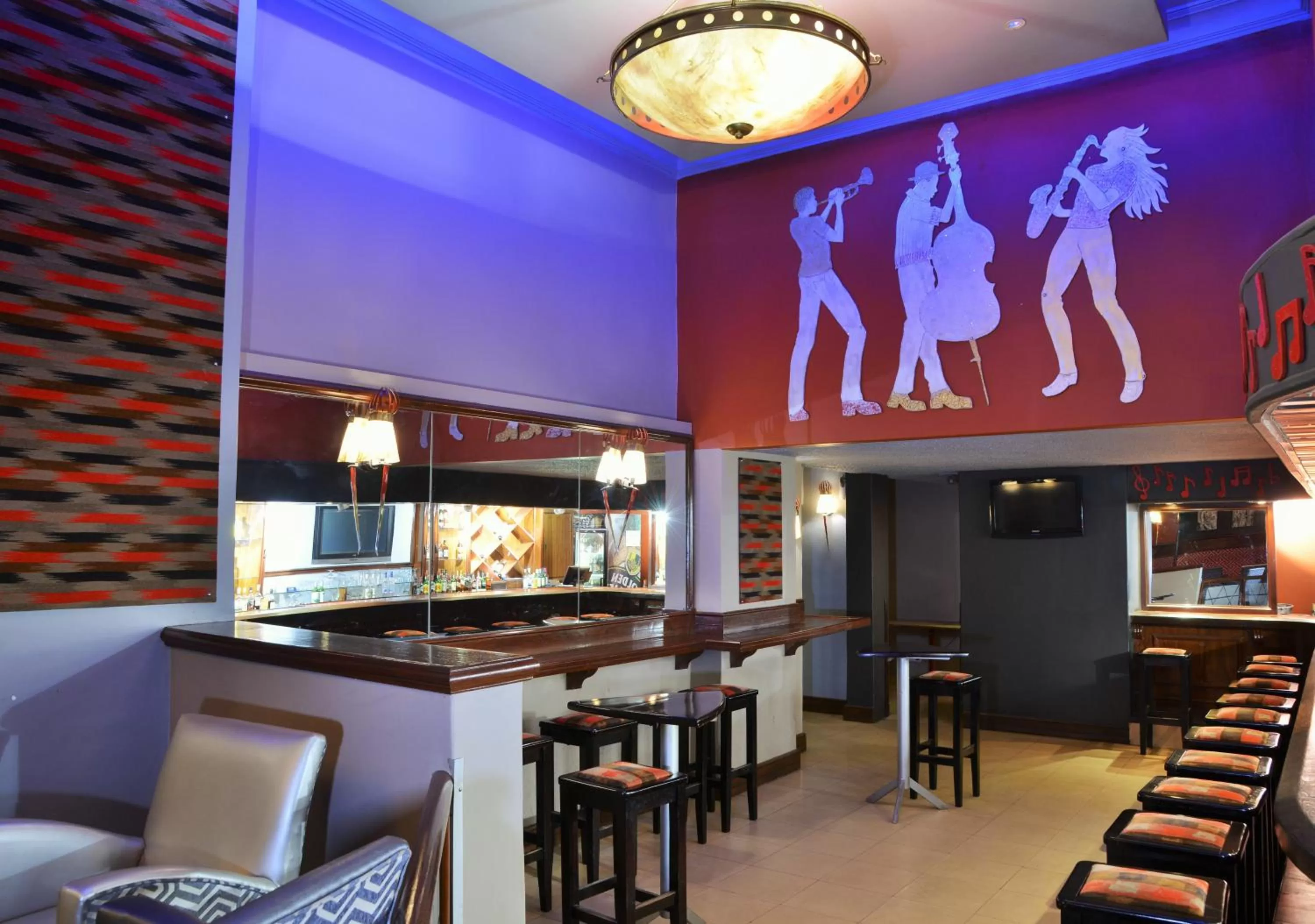 Lounge or bar in Cresta Jameson Hotel