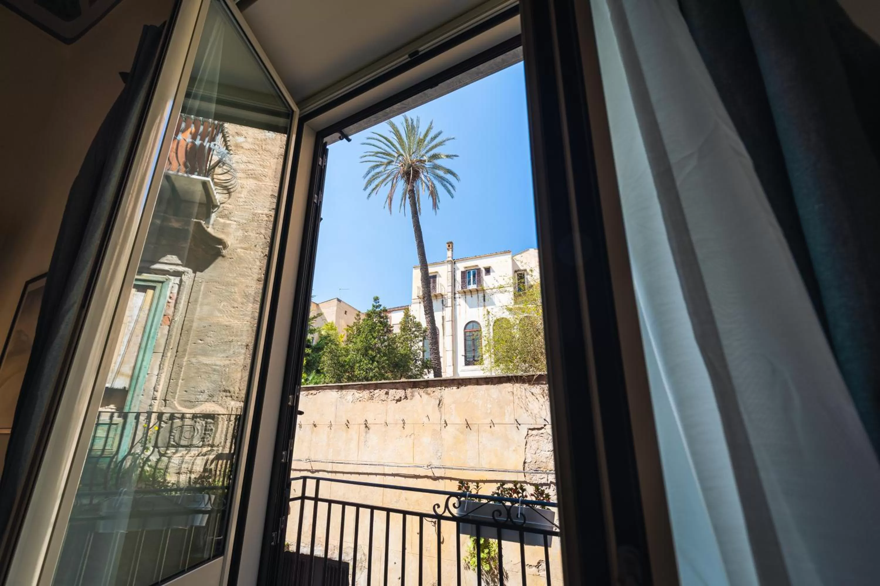 Nearby landmark in Open Sicily Residence - Central Apartments Near Quattro Canti