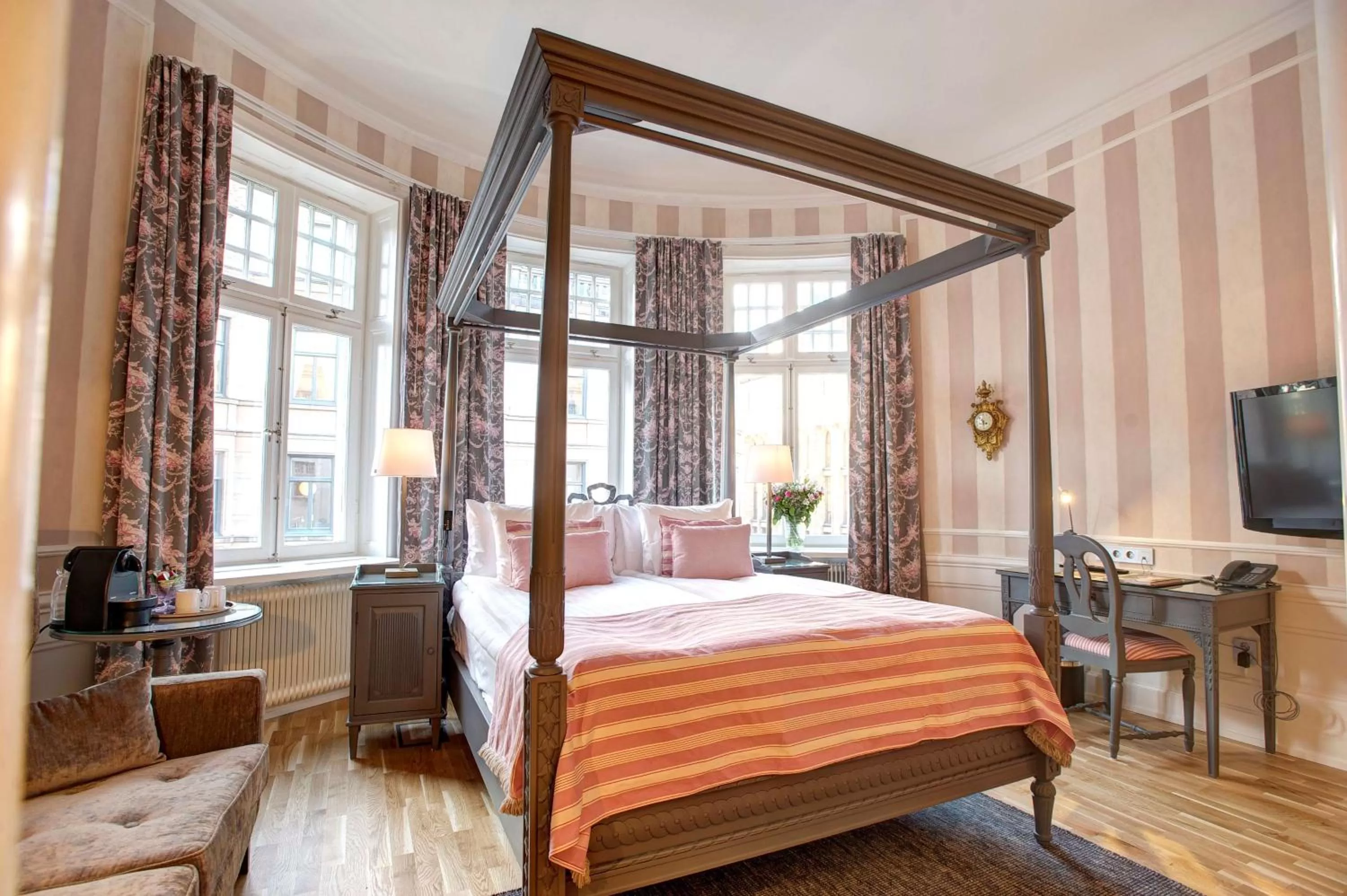 Deluxe Double Room with Bath in Hotel Kung Carl, WorldHotels Crafted