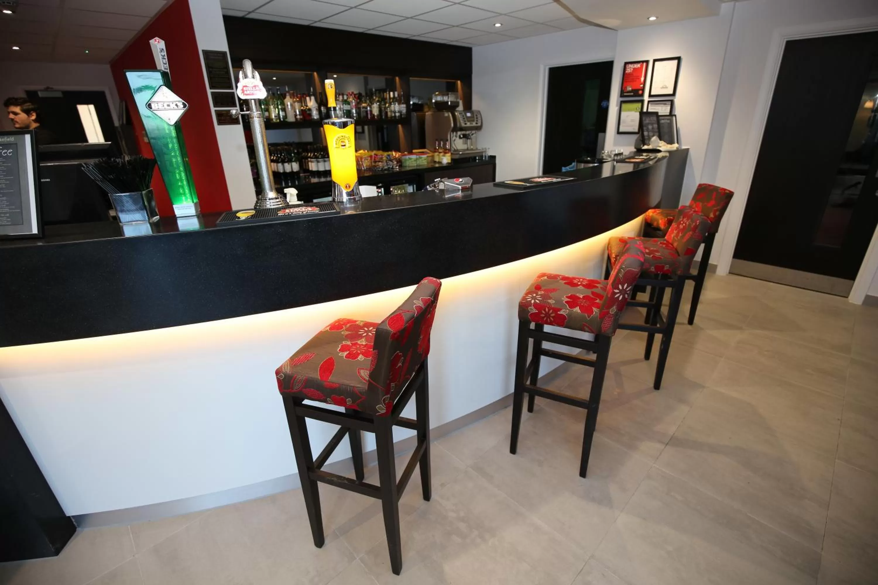 Lounge or bar in Ramada Wakefield