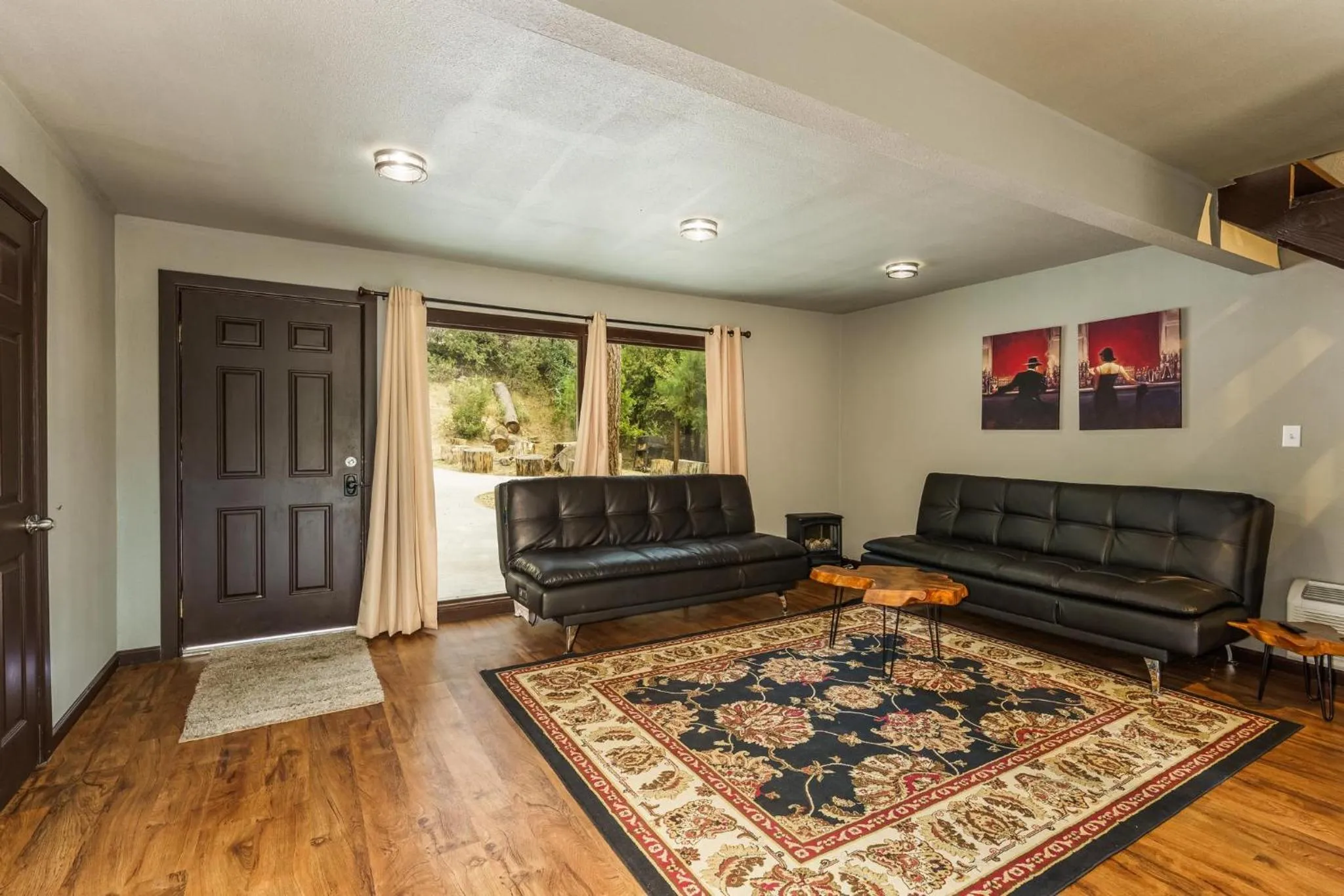 Mountain Trail Lodge and Vacation Rentals