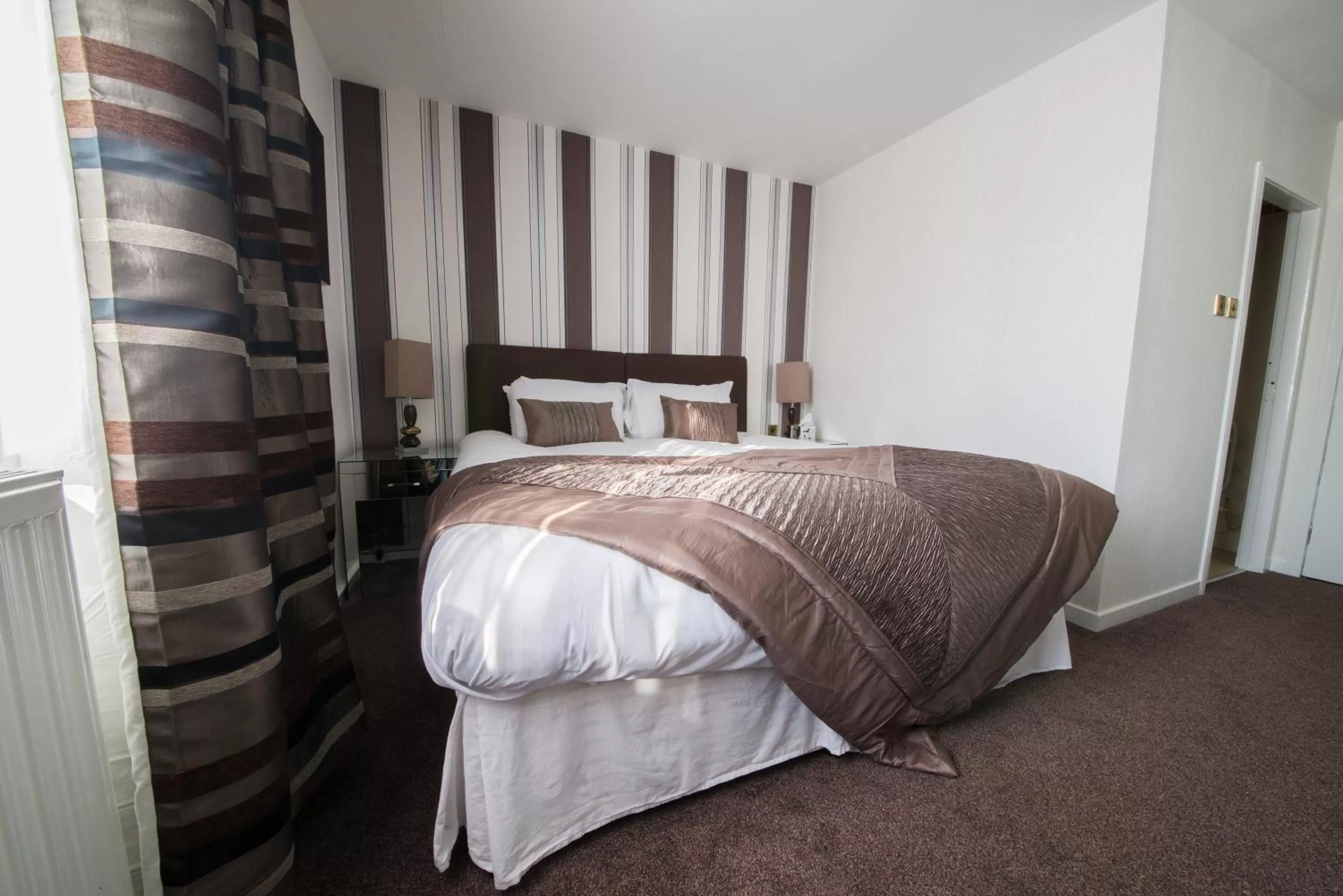 Bedroom, Bed in The Burnside Hotel