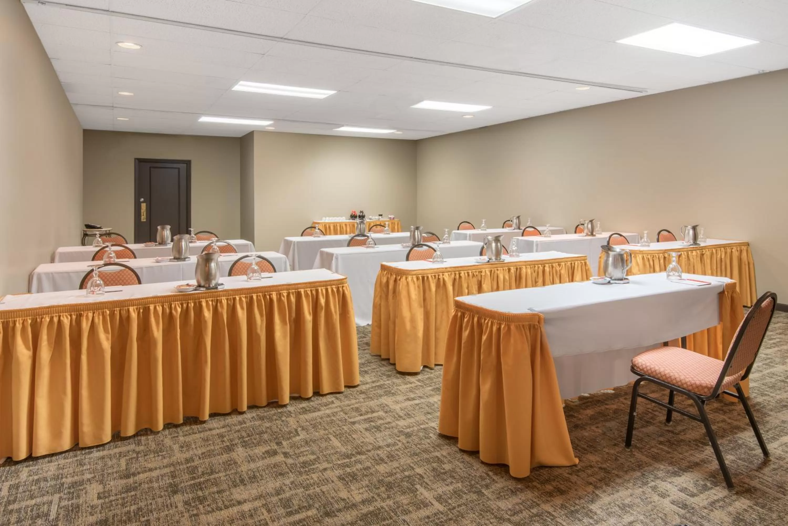 Meeting/conference room in Crowne Plaza Hotel Hickory by IHG