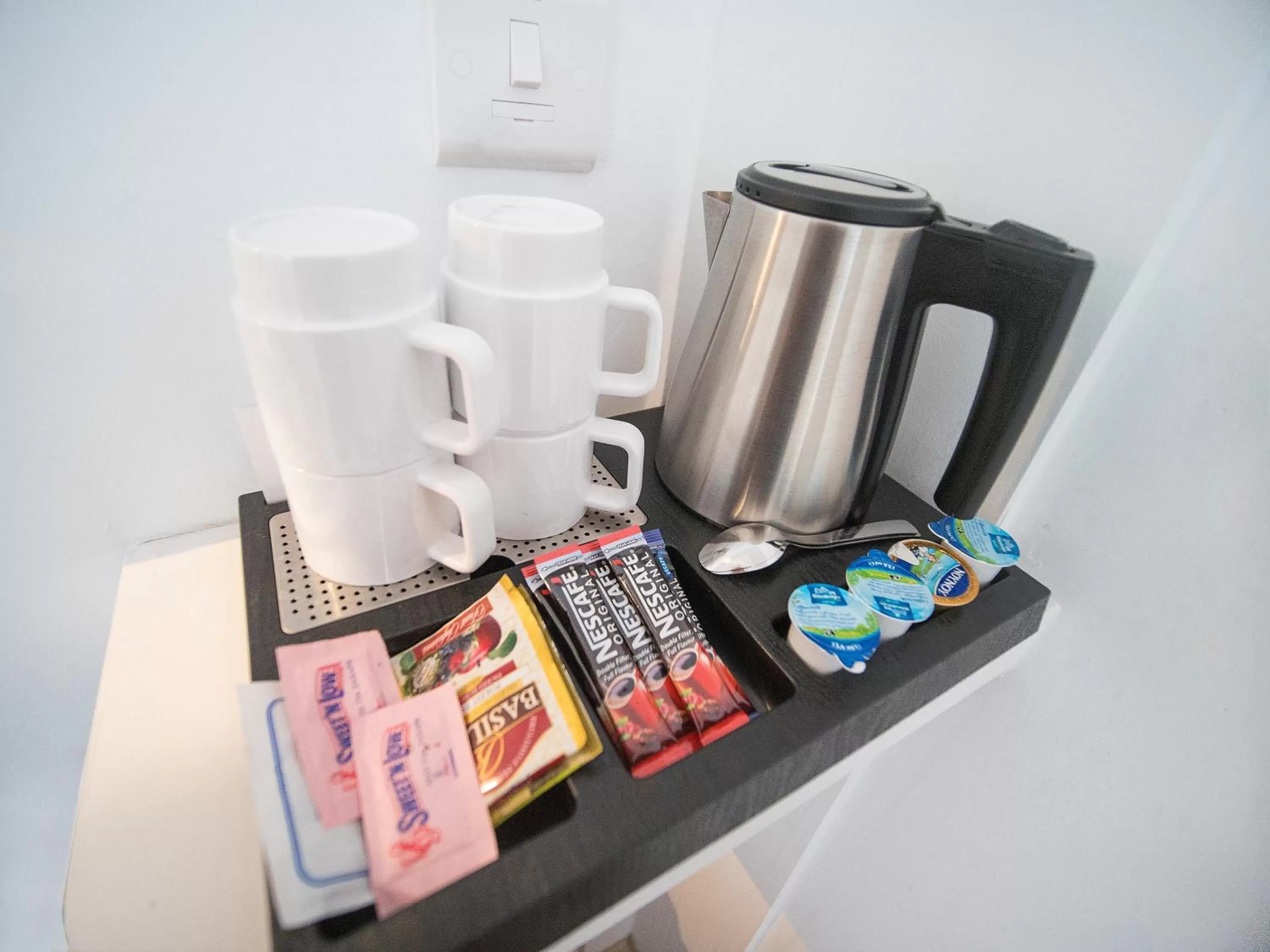 Coffee/tea facilities in Avlida Hotel
