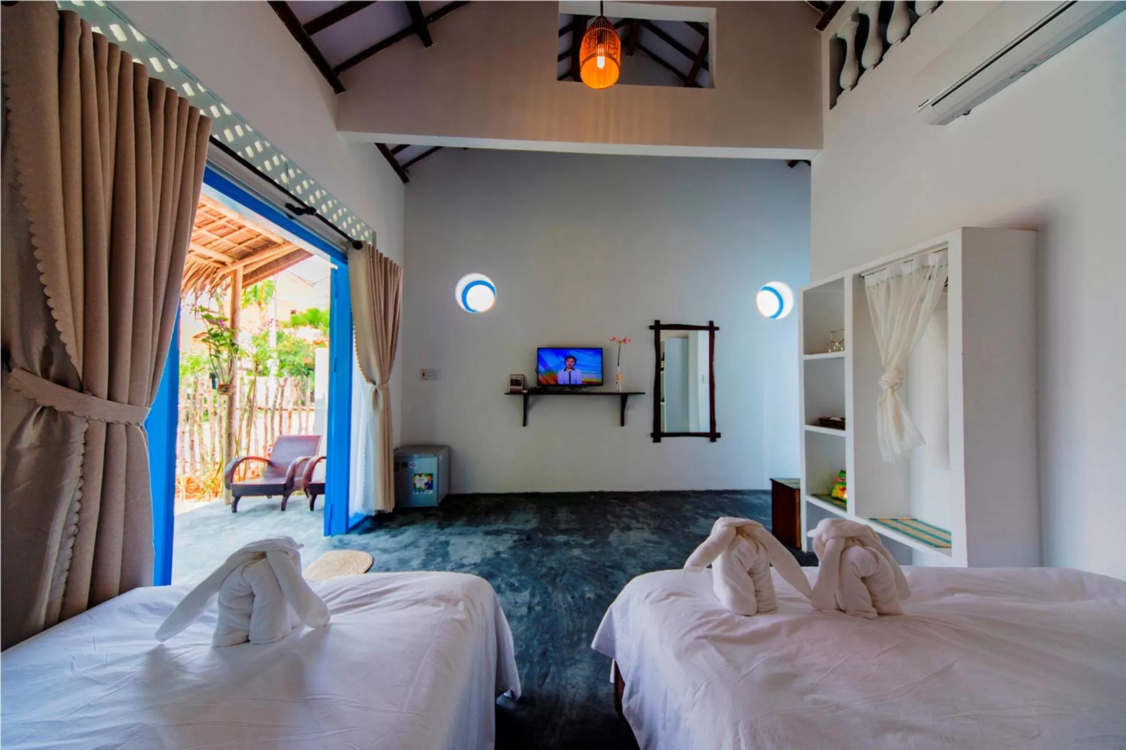 Bedroom, Bed in Cashew Tree Bungalow