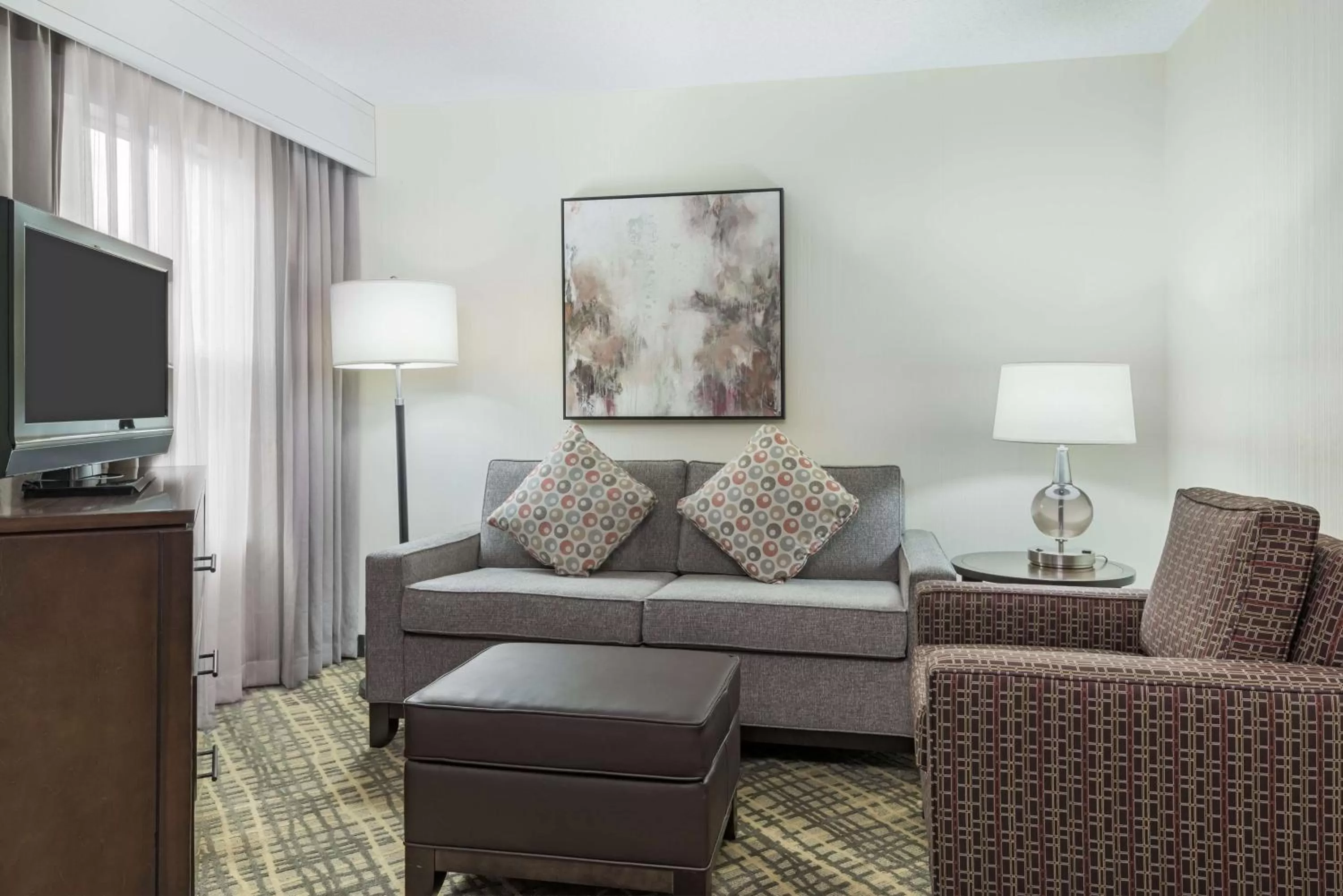 Living room in Homewood Suites by Hilton Raleigh/Crabtree Valley