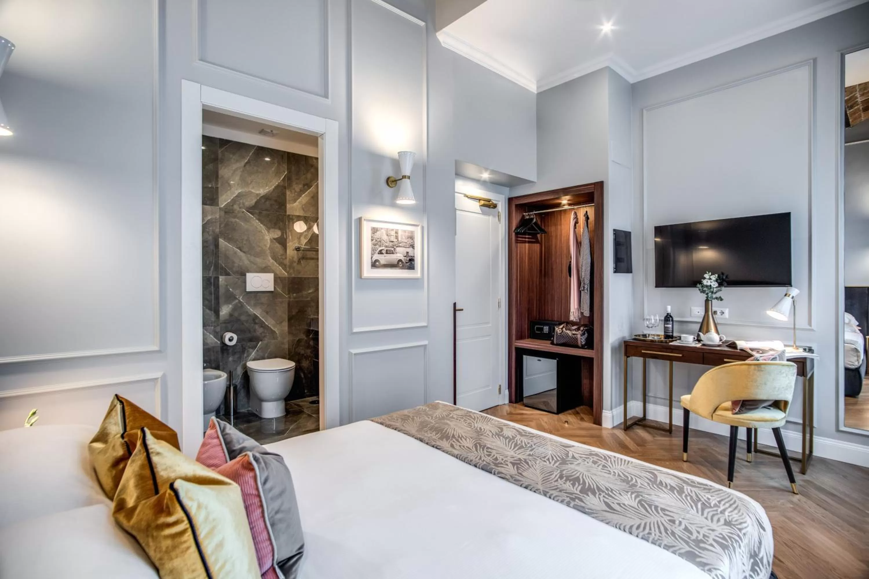 Bed in Tree Charme Augusto Boutique Hotel