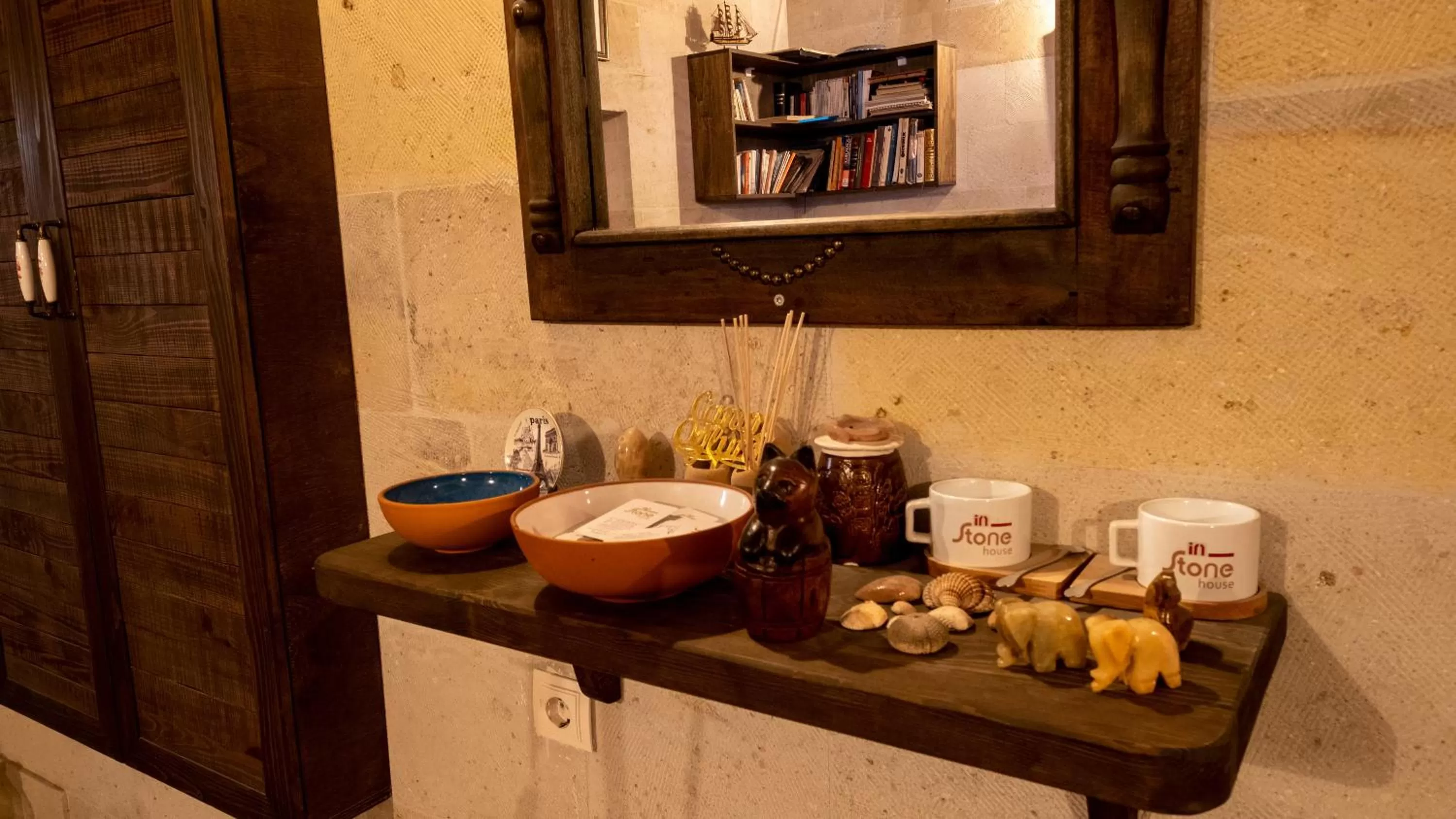 Lobby or reception in In Stone House