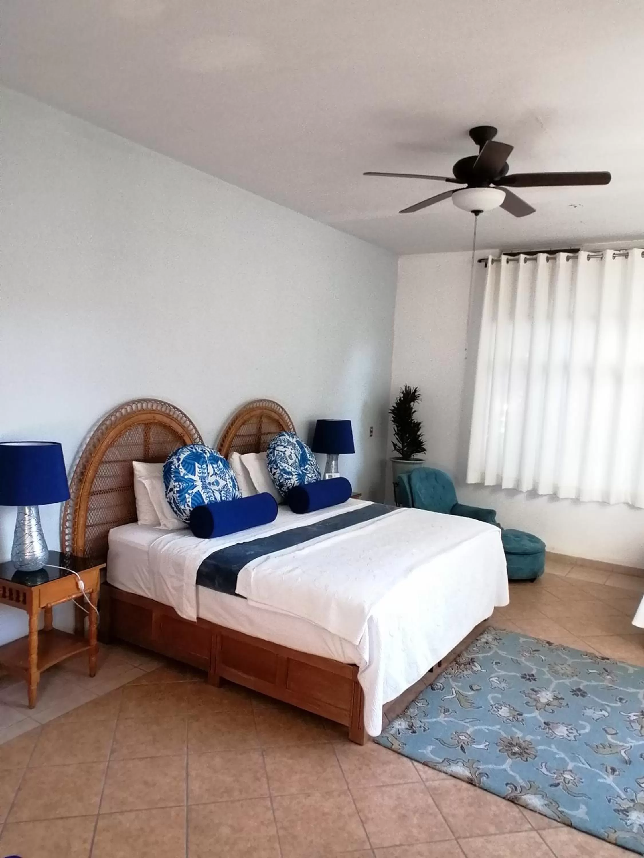 Photo of the whole room, Bed in Casa de Luz