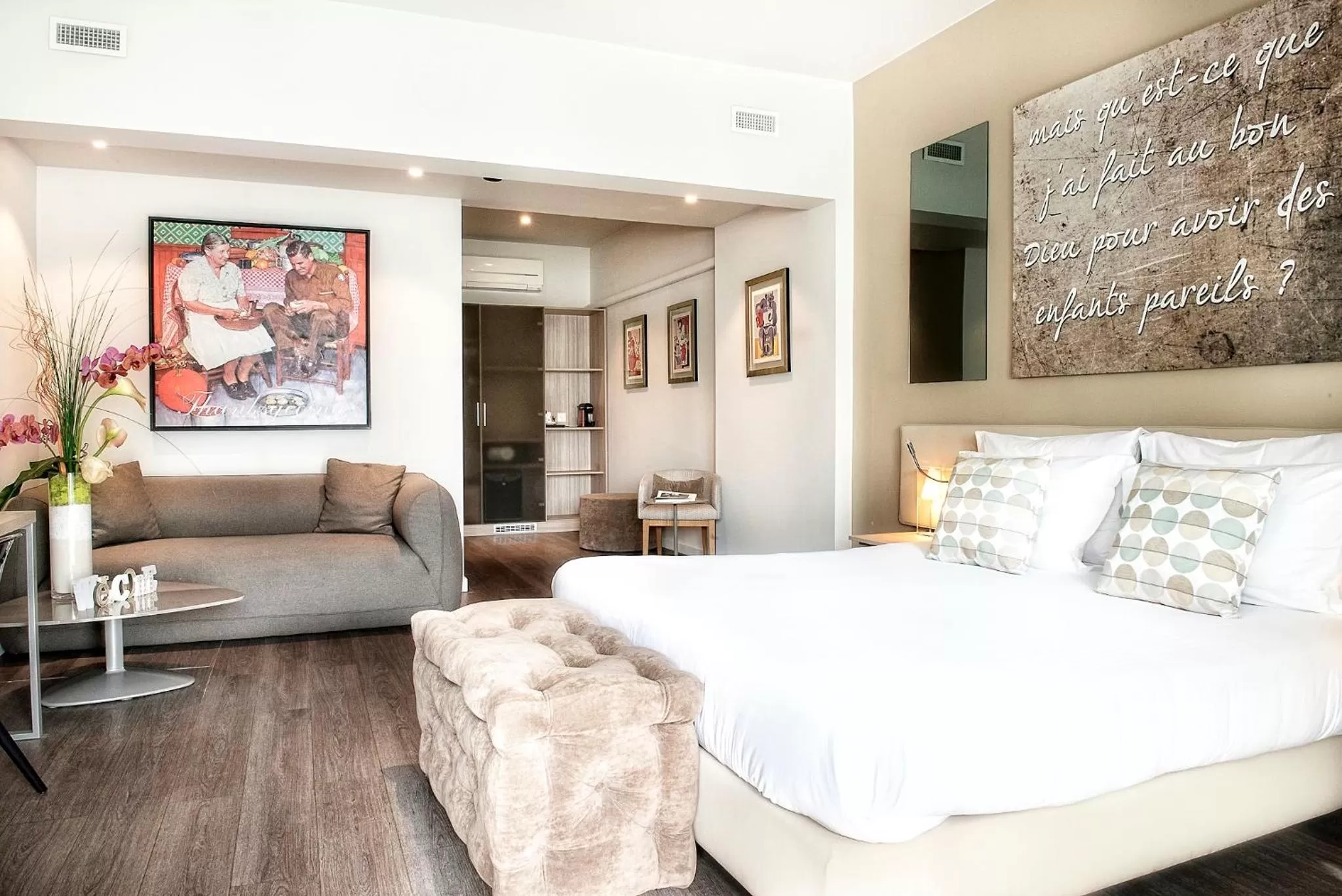 Photo of the whole room, Bed in Chez Maman Hotel & Restaurant