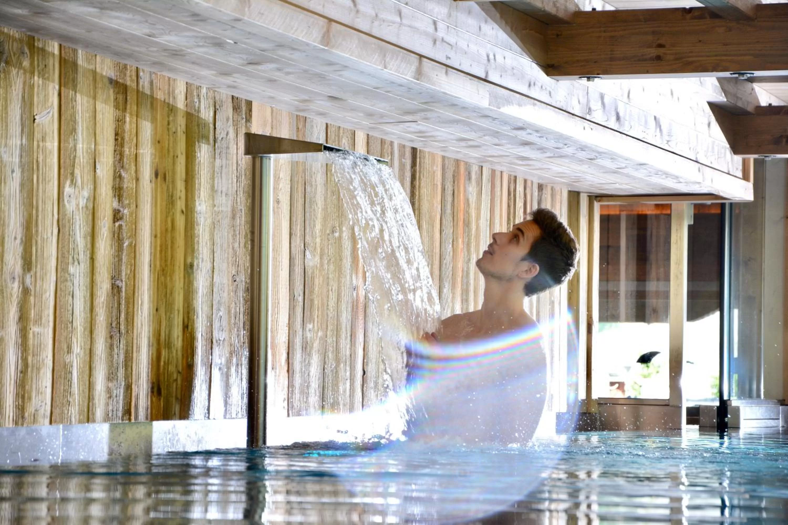 Swimming pool in Boutiquehotel die Alpbacherin 4 Sterne Superior