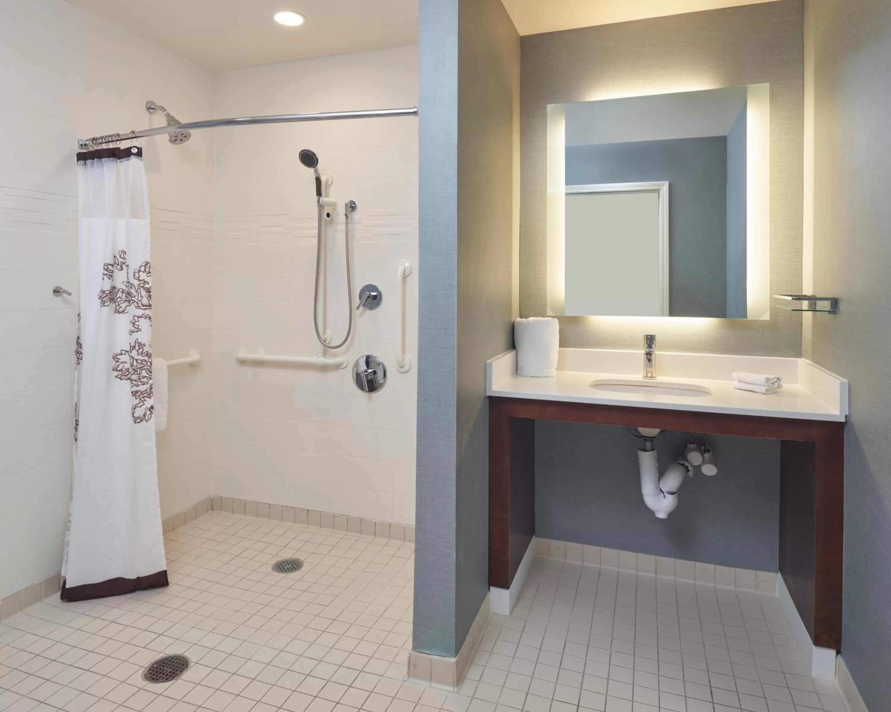 Shower in Residence Inn by Marriott Philadelphia Airport