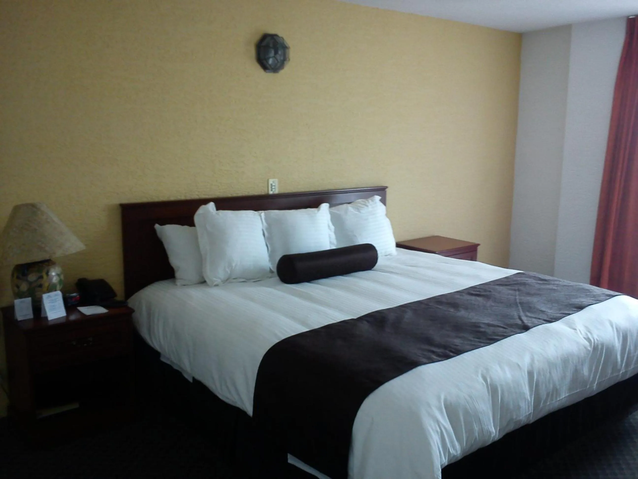 Bedroom, Bed in Howard Johnson by Wyndham Morelia Calle Real