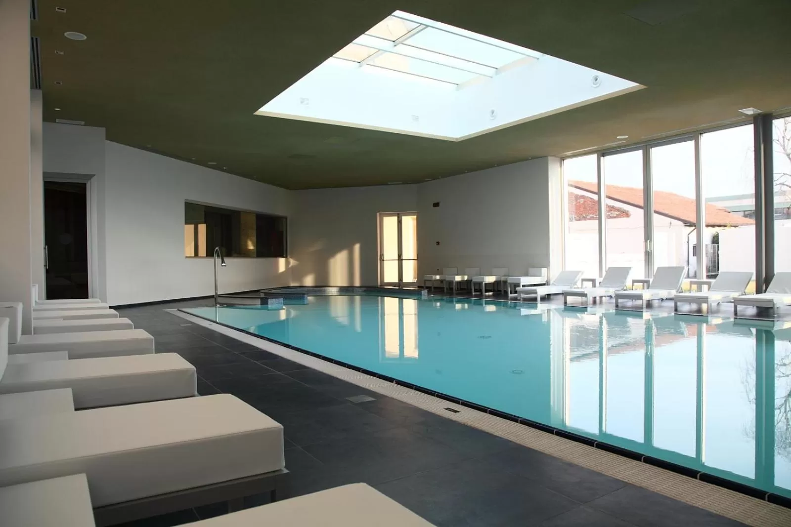 Swimming pool in Là Di Moret