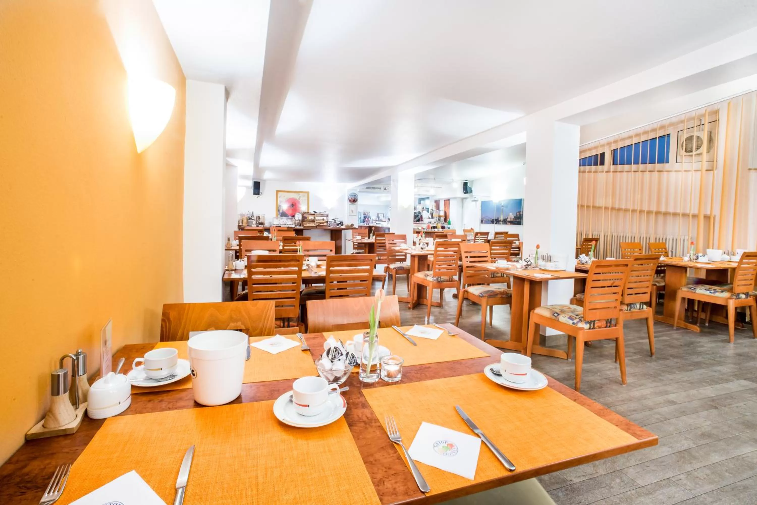 Buffet breakfast in Hotel National Düsseldorf (Superior)