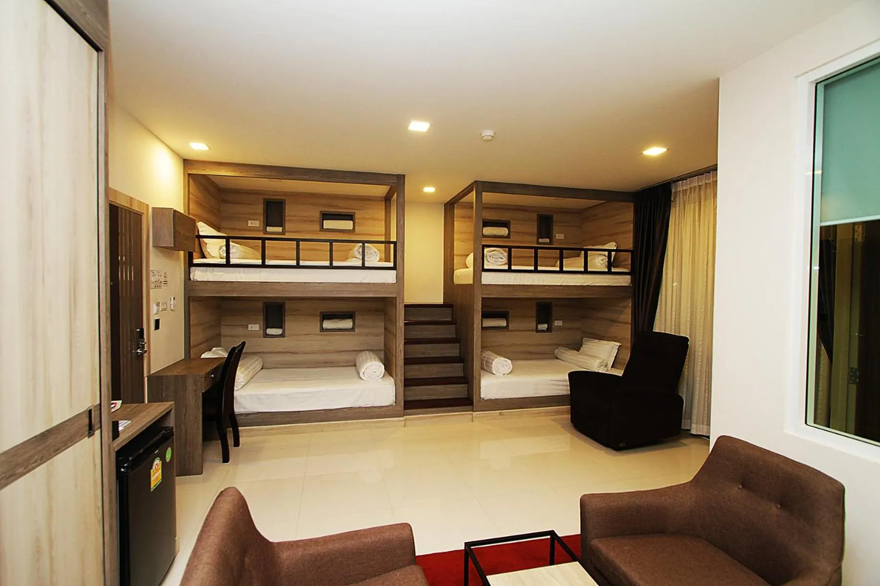 Photo of the whole room, Bed in The Contrast i Hotel