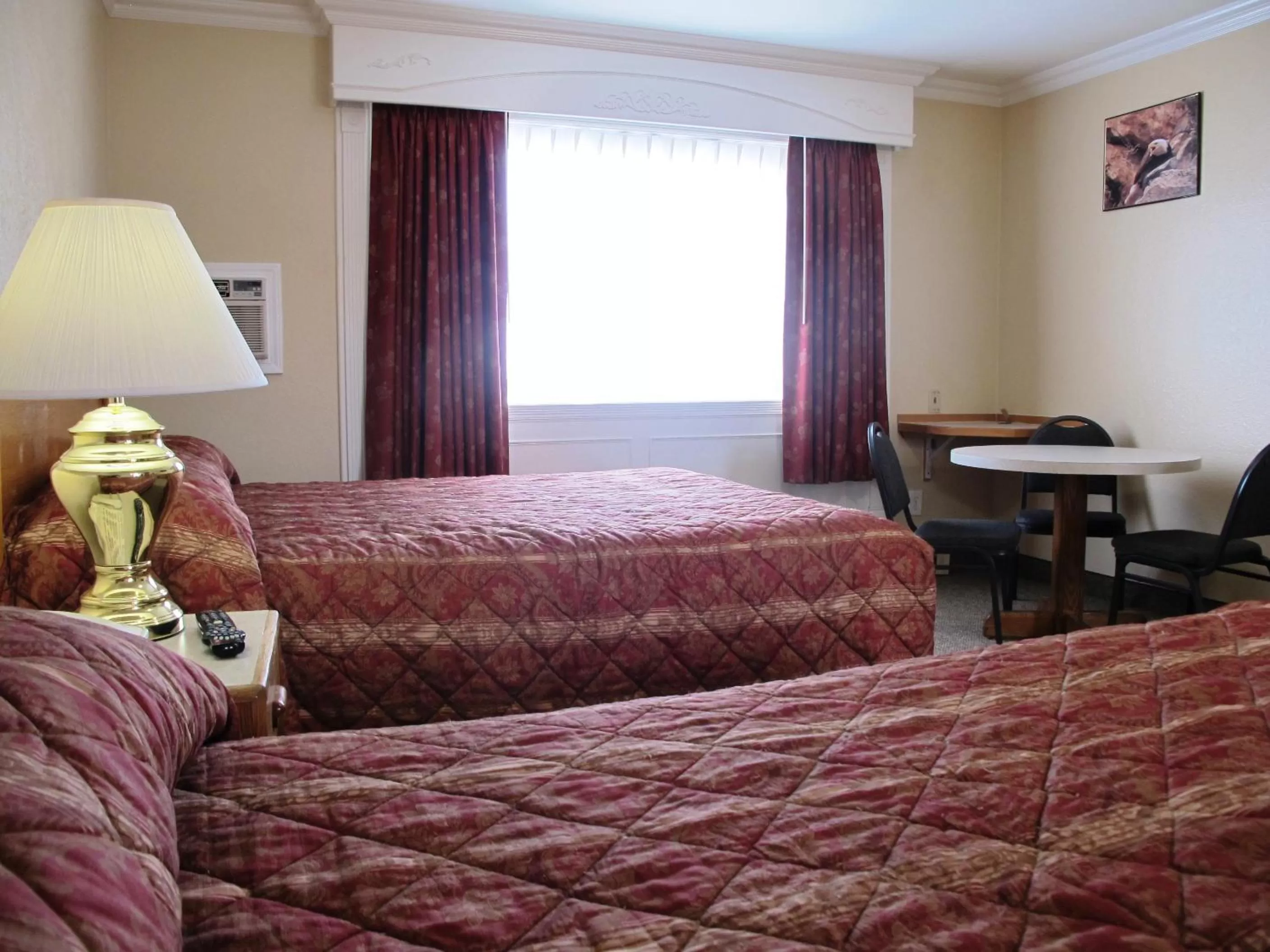 Photo of the whole room, Bed in Merrill Field Inn