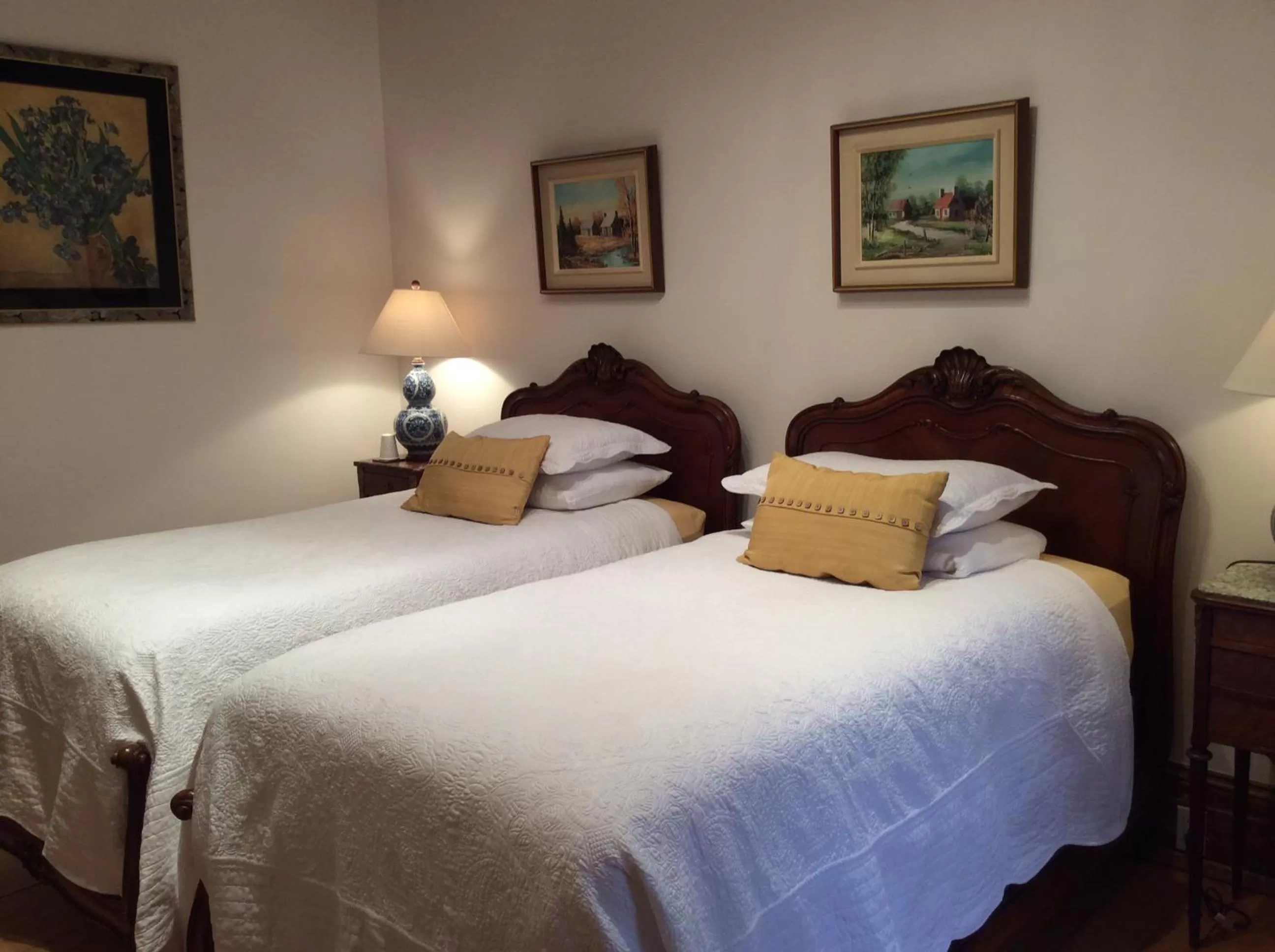 Photo of the whole room, Bed in Île de Garde B&B