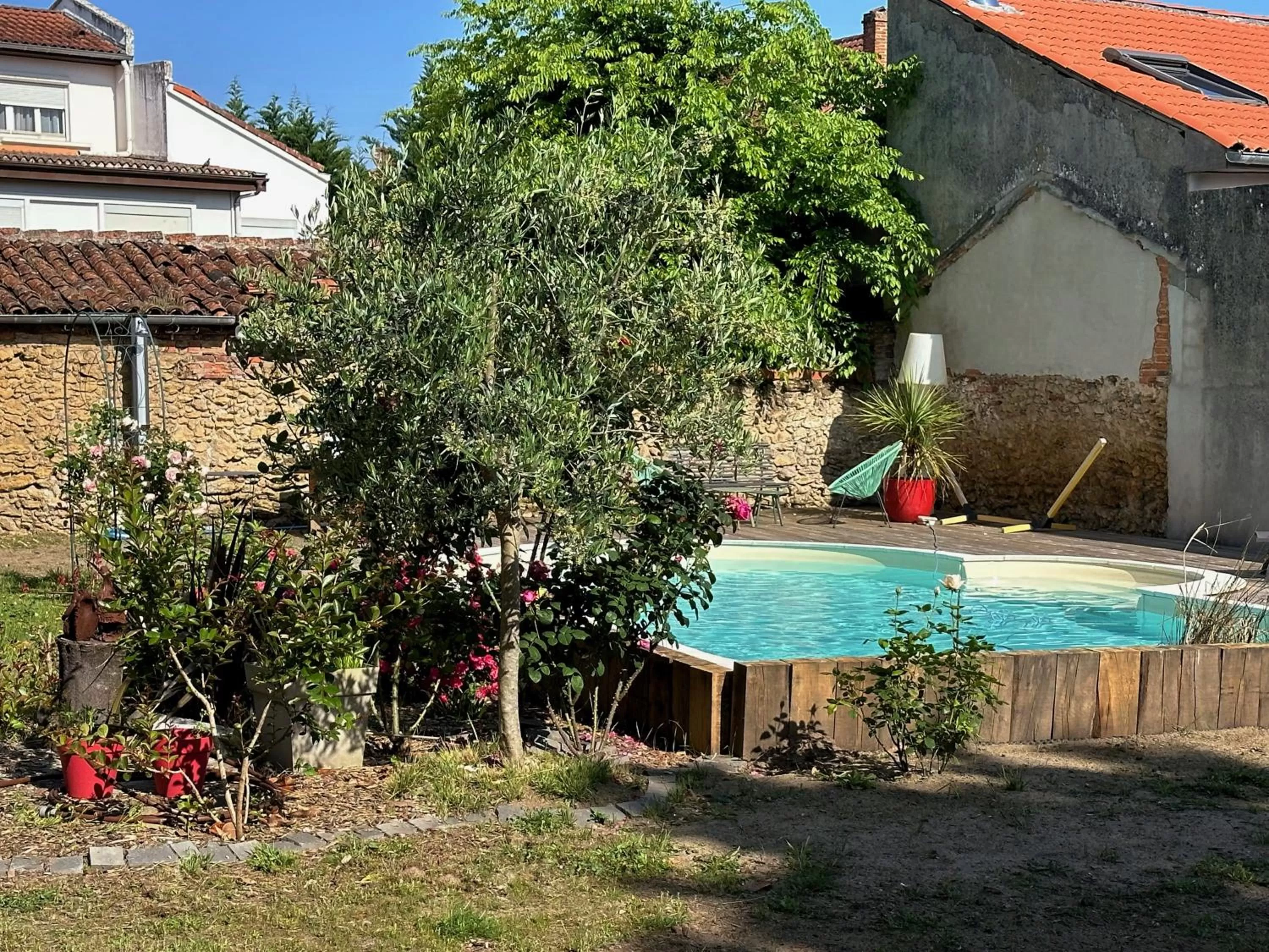 Garden, Swimming Pool in La Maison Florence
