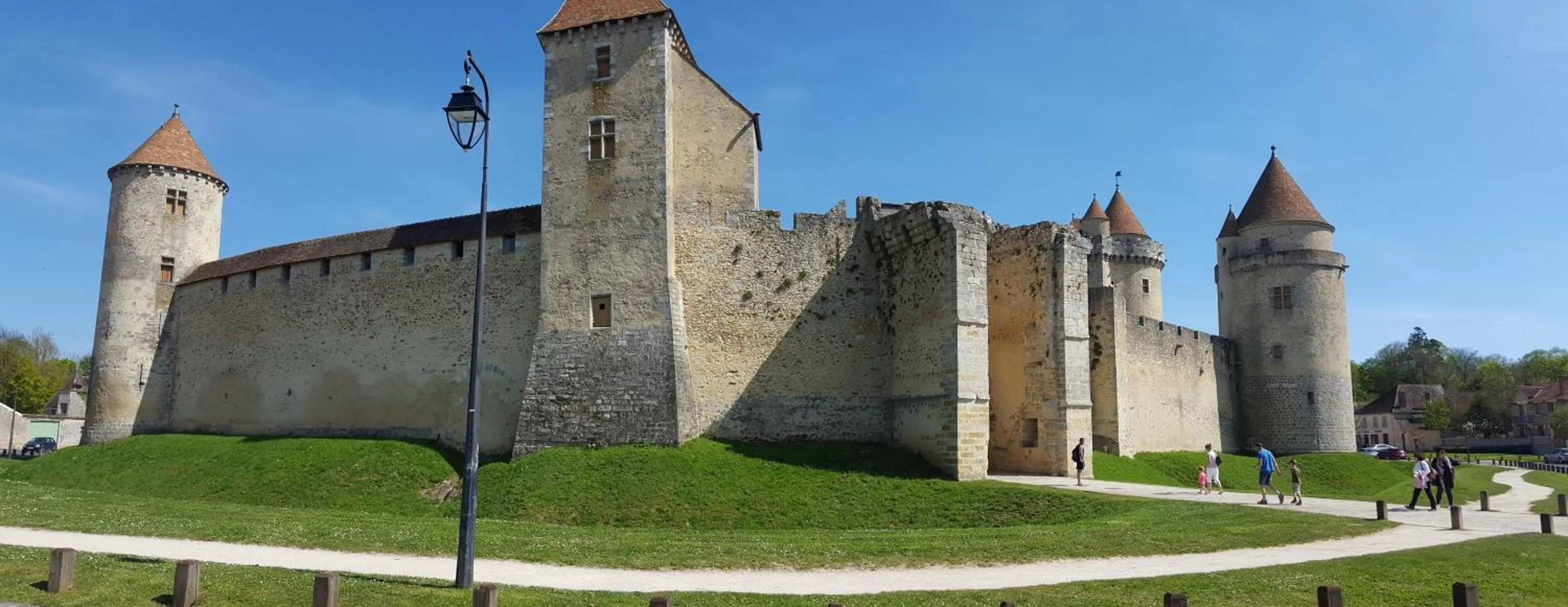 Nearby landmark in Apakabar Homestay - proche gare Melun, parking privé, Netflix