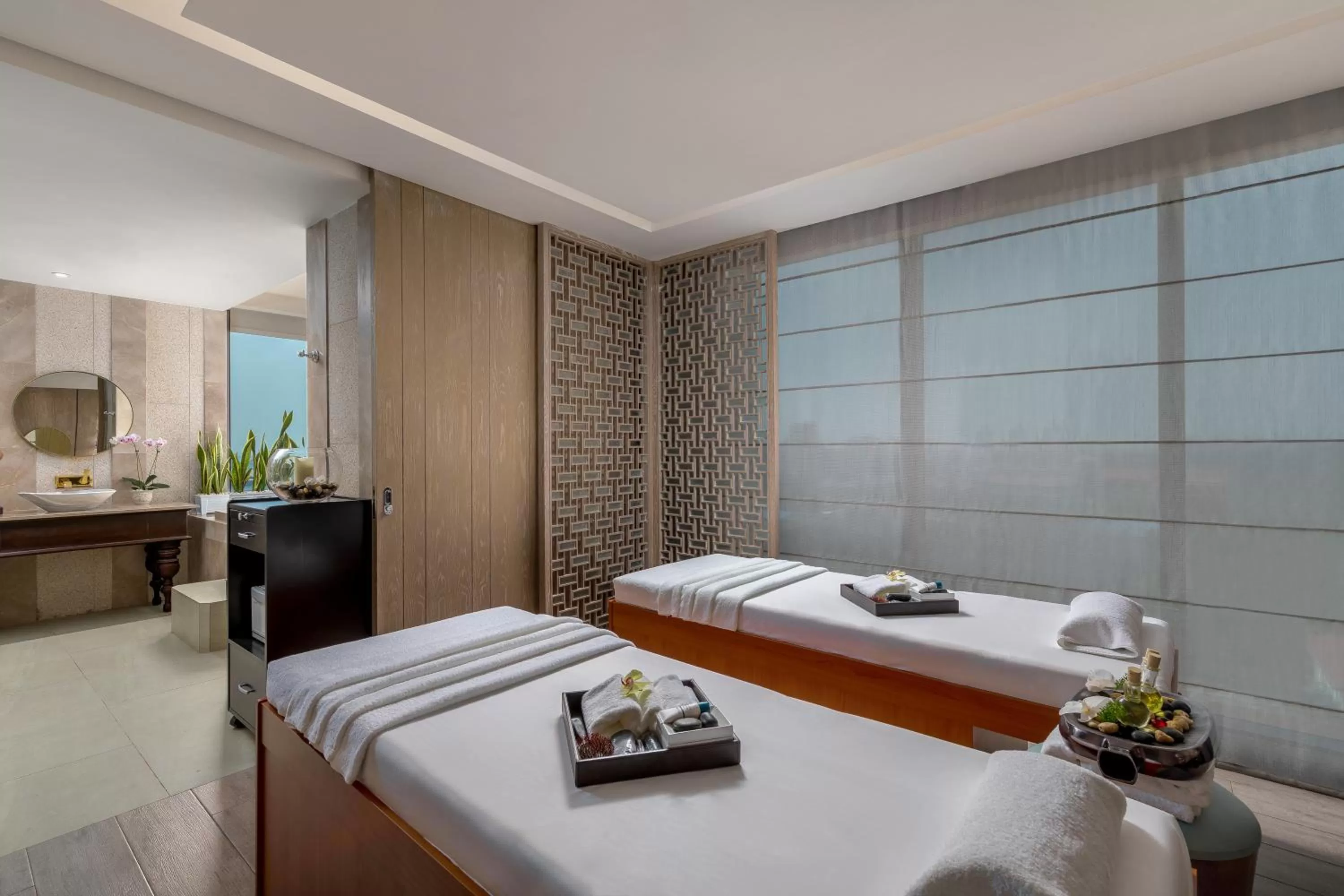 Massage, Bed in Pan Pacific Yangon