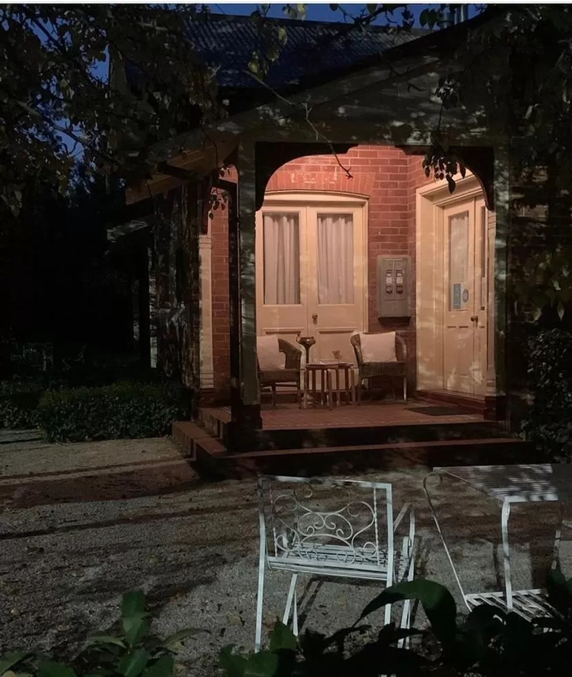 Howlong Old Post Office Luxury Suite