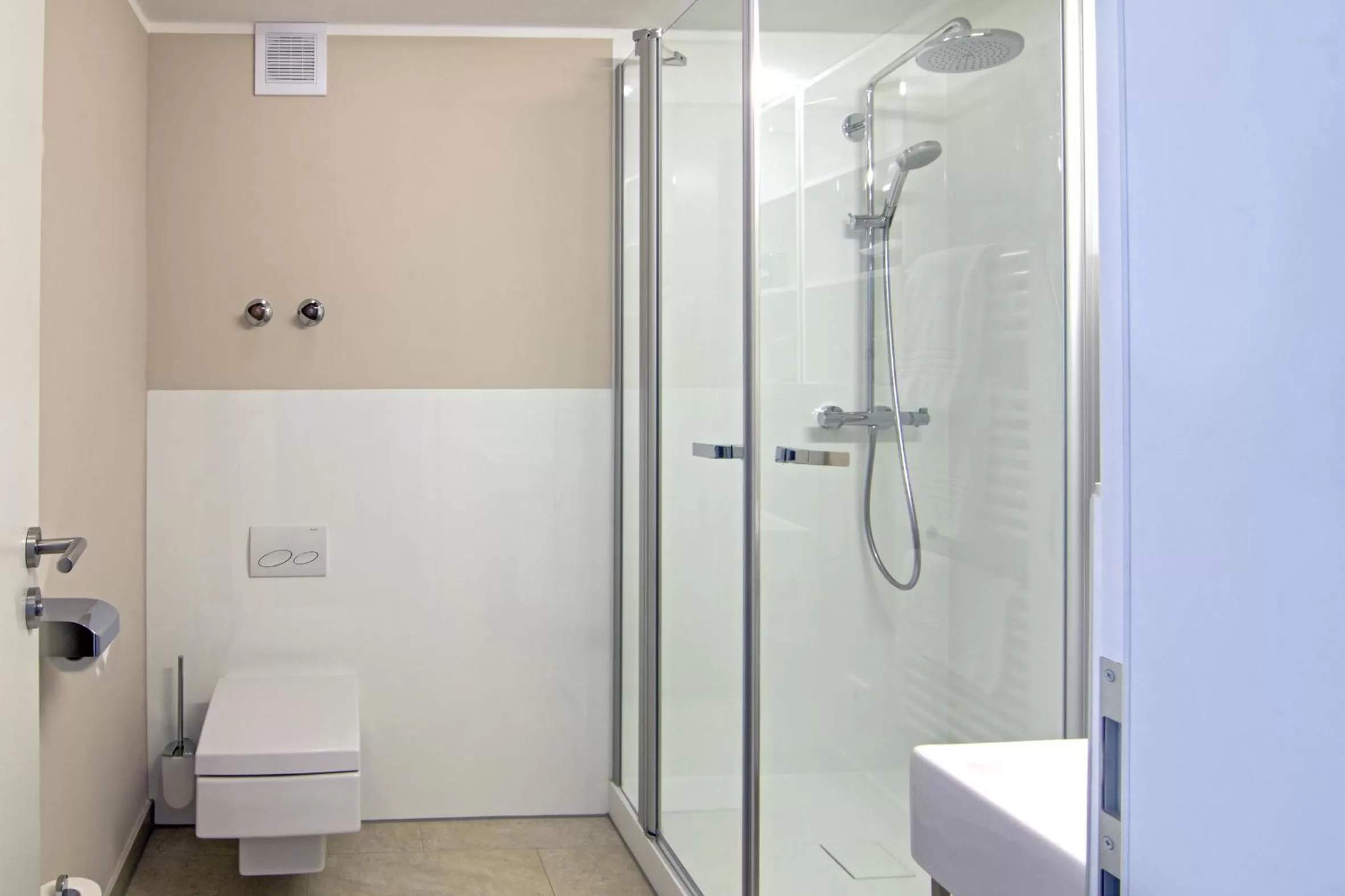 Bathroom in Downtown Vi Vadi Hotel