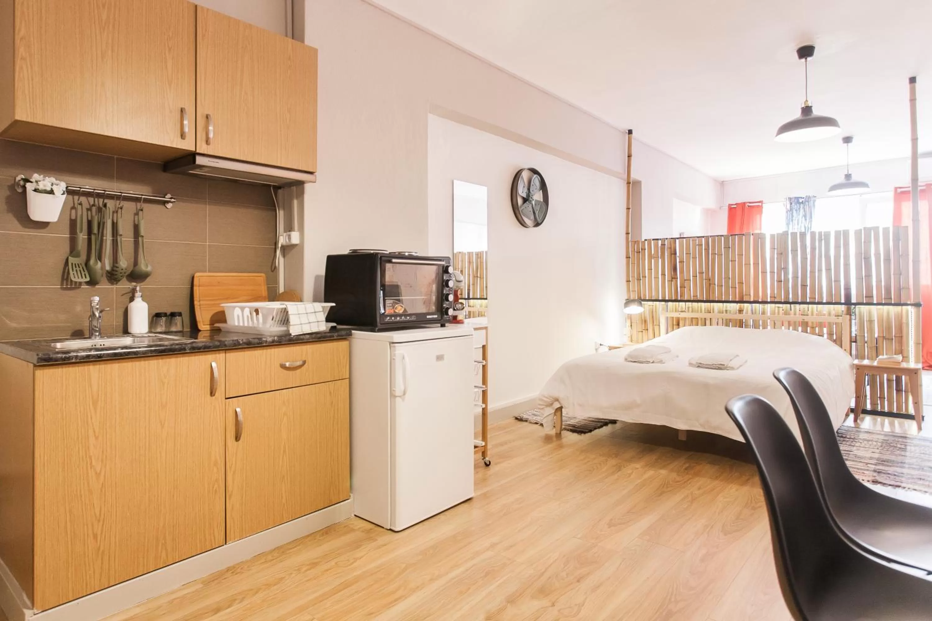 Kitchen or kitchenette, Kitchen/Kitchenette in toStay-Unique apartment hotel in Athens center!