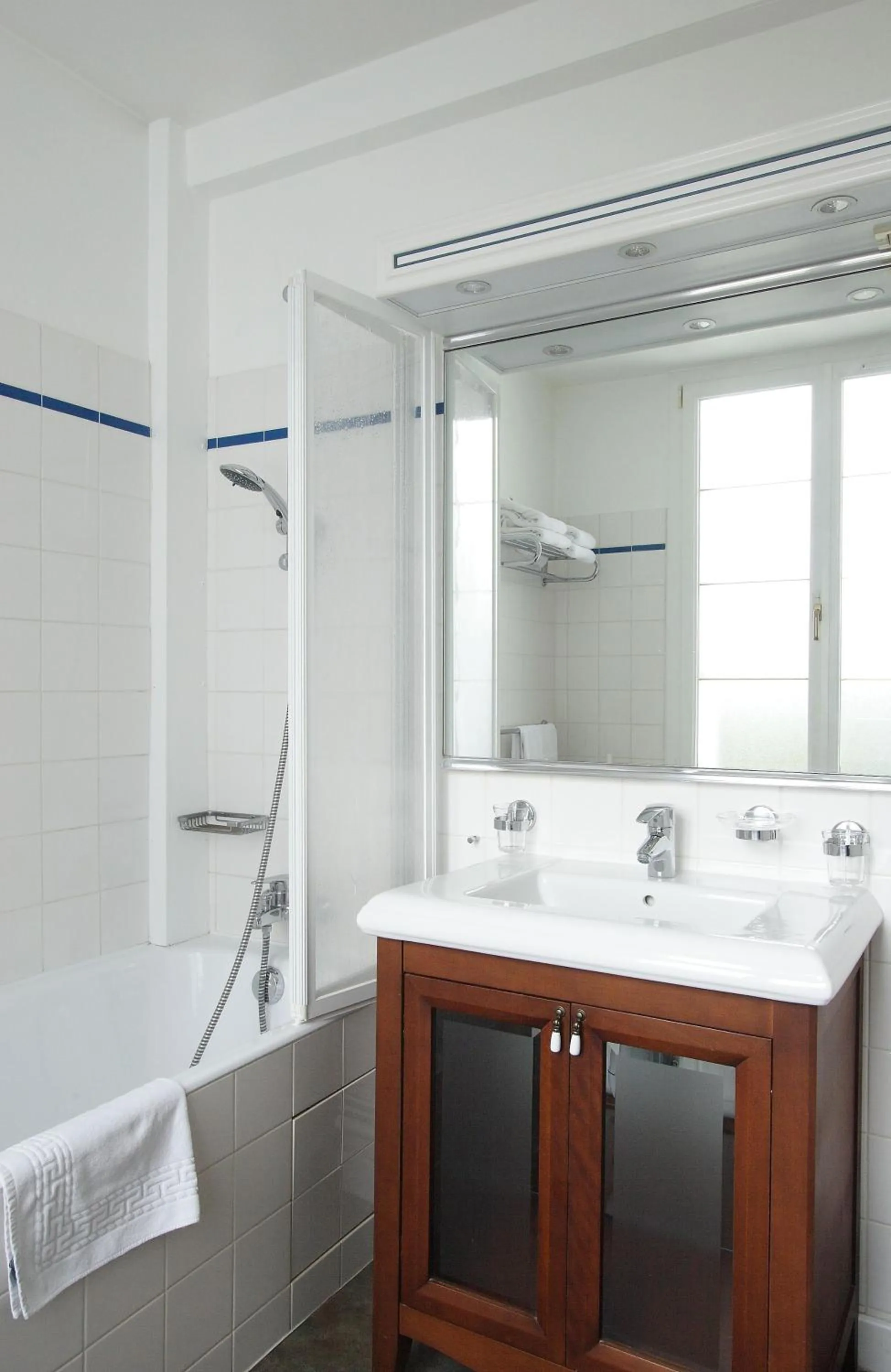 Superior Room - single occupancy in L'Armoric Hôtel - RÉNOVÉ