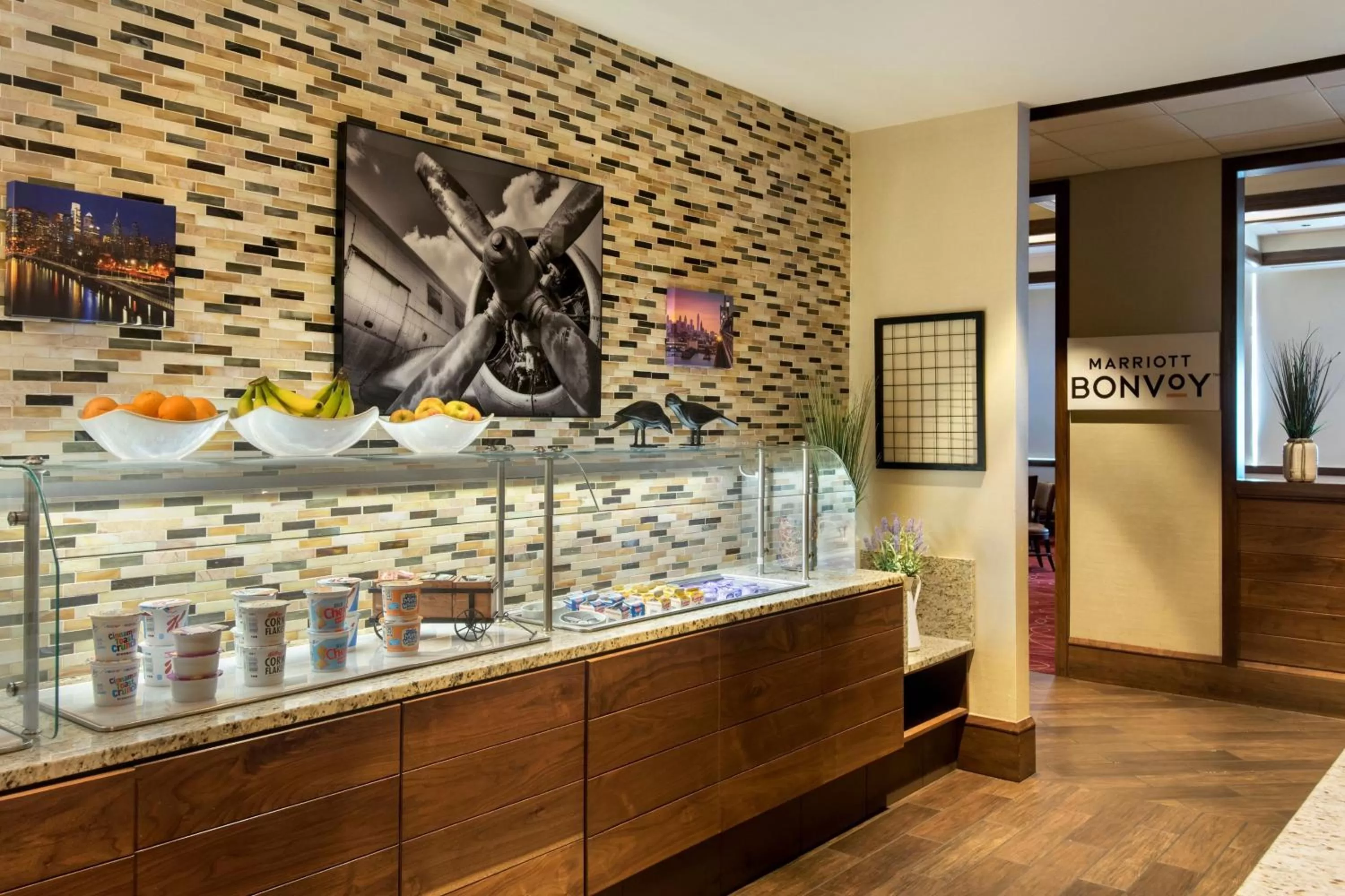 Lounge or bar in Philadelphia Airport Marriott