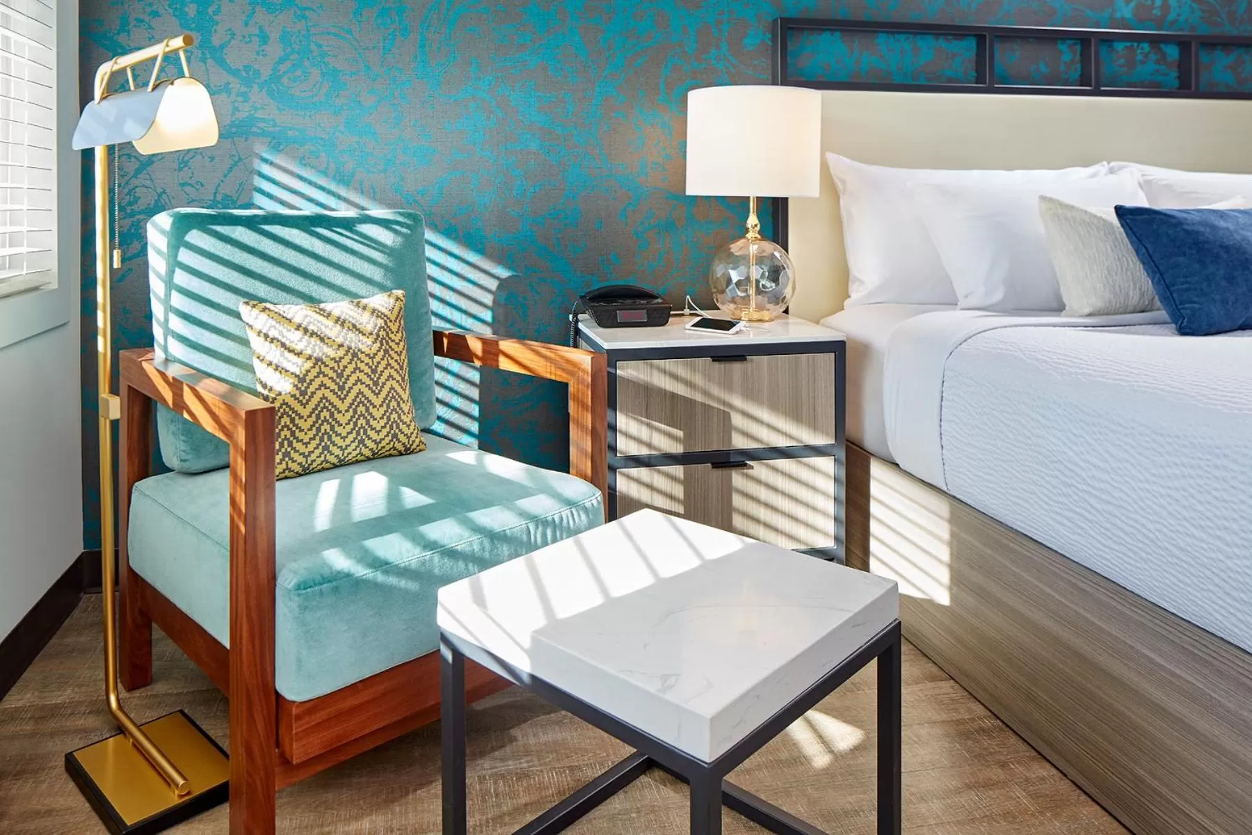 Bedroom, Bed in The Shoal Hotel La Jolla Beach