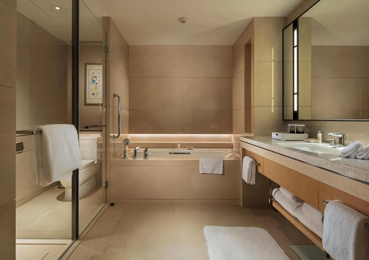 Bathroom, Bed in Hilton Chengdu Longquanyi
