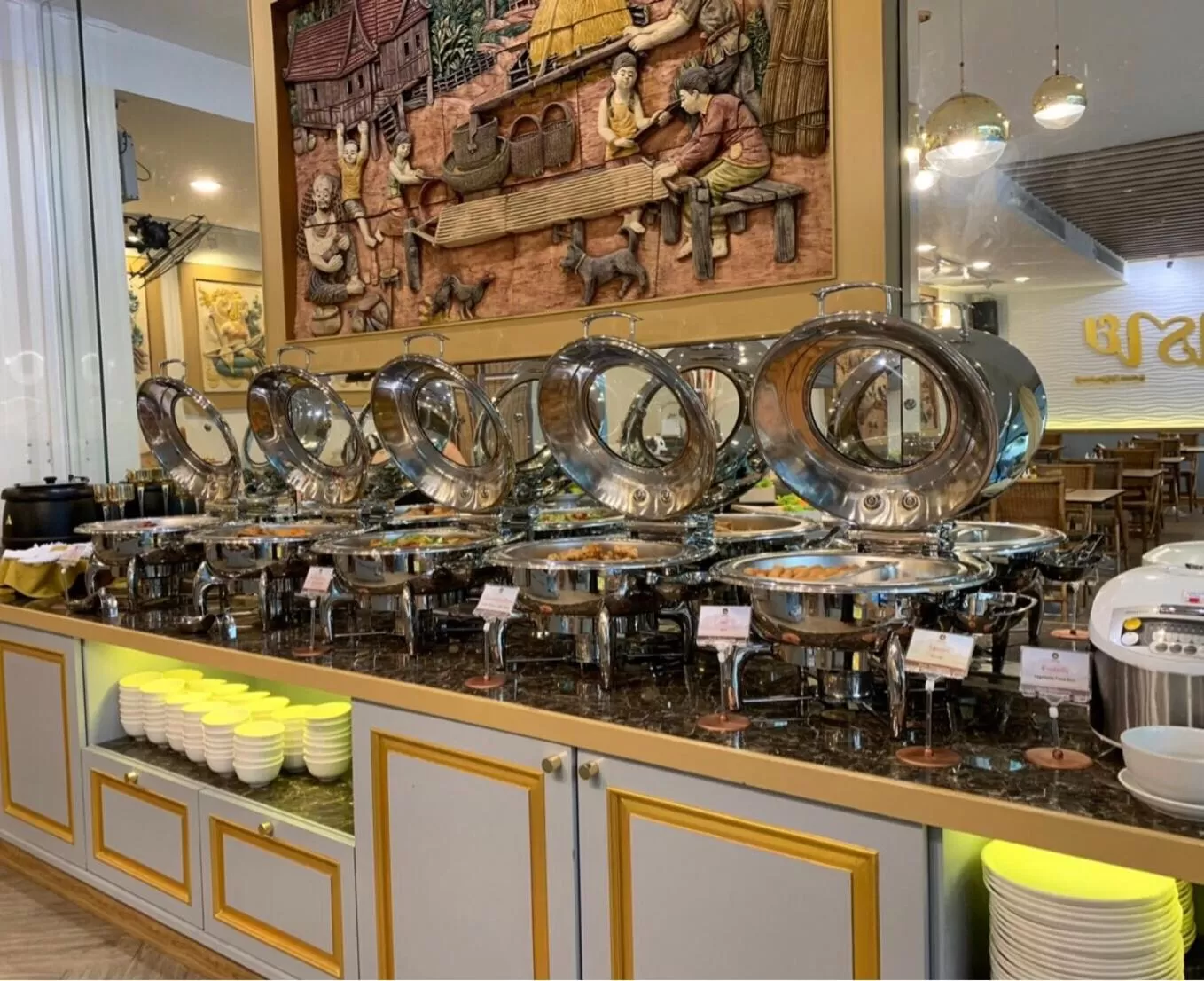 Restaurant/places to eat in Phanomrungpuri Hotel Buriram