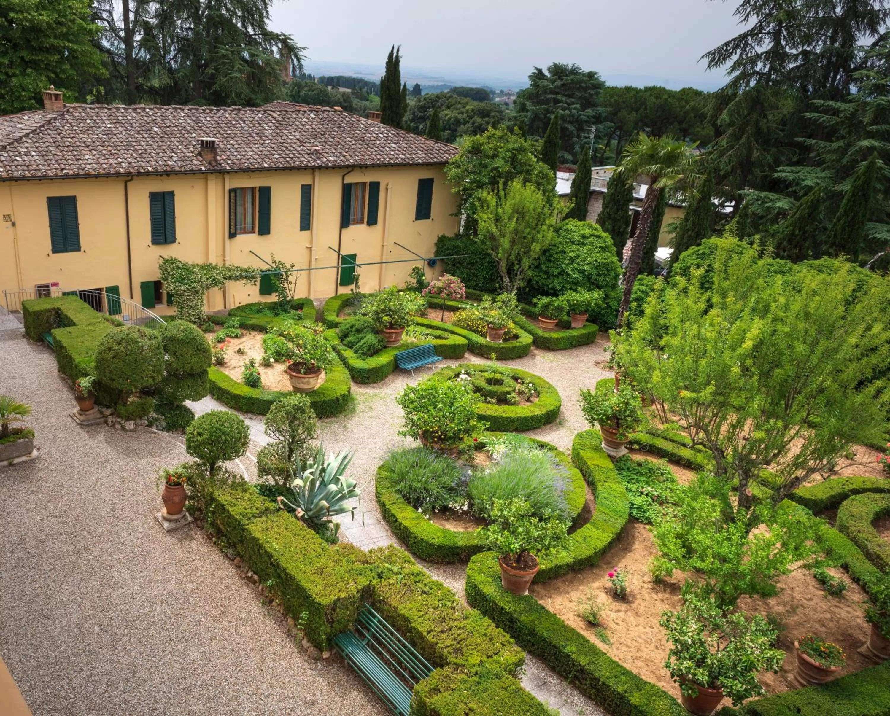 Garden in Villa Scacciapensieri Boutique Hotel