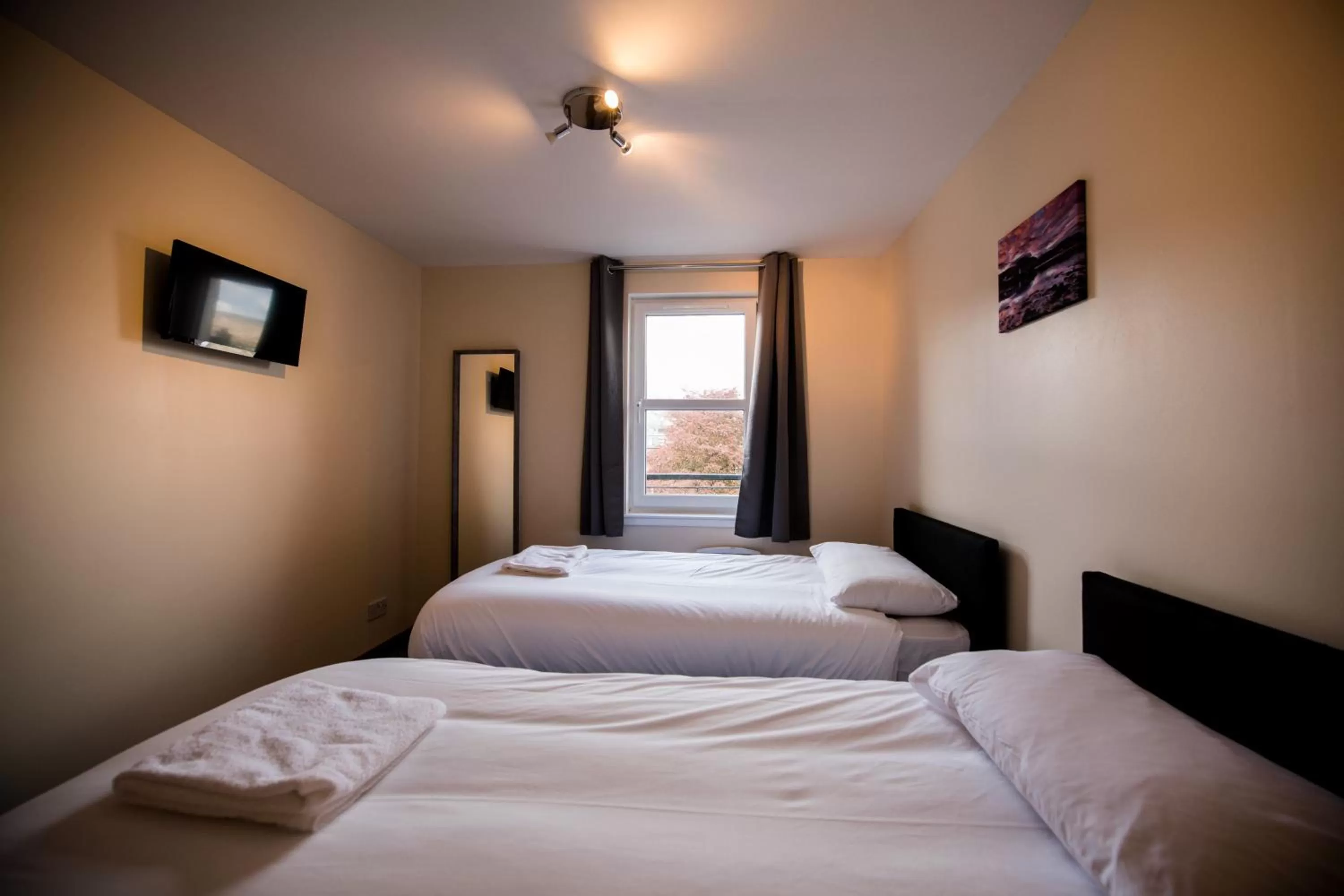 Bed in Bank Street Lodge