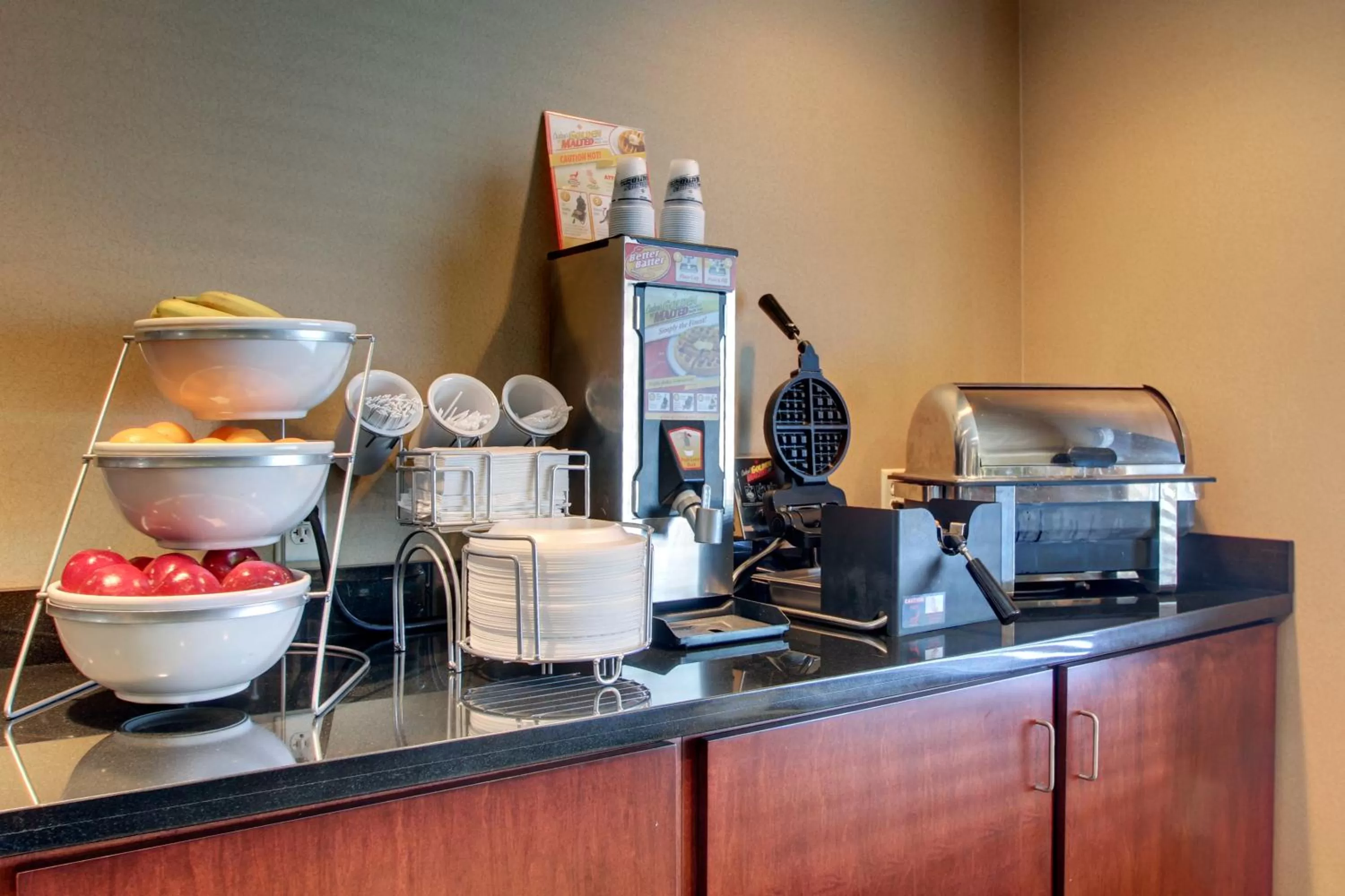 Food and drinks in Cobblestone Inn & Suites - Harvey