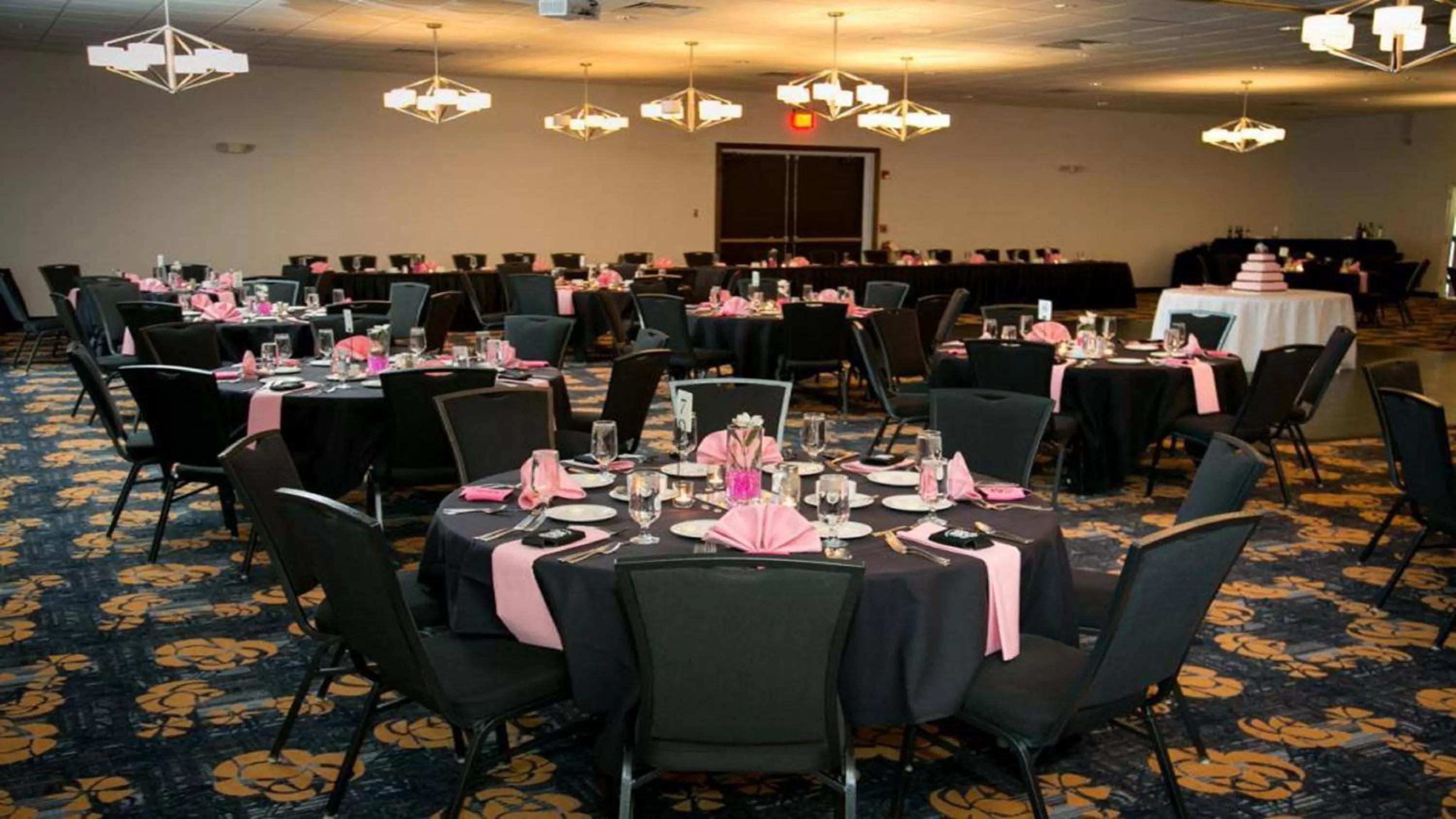 Meeting/conference room in Holiday Inn Cleveland Northeast - Mentor by IHG