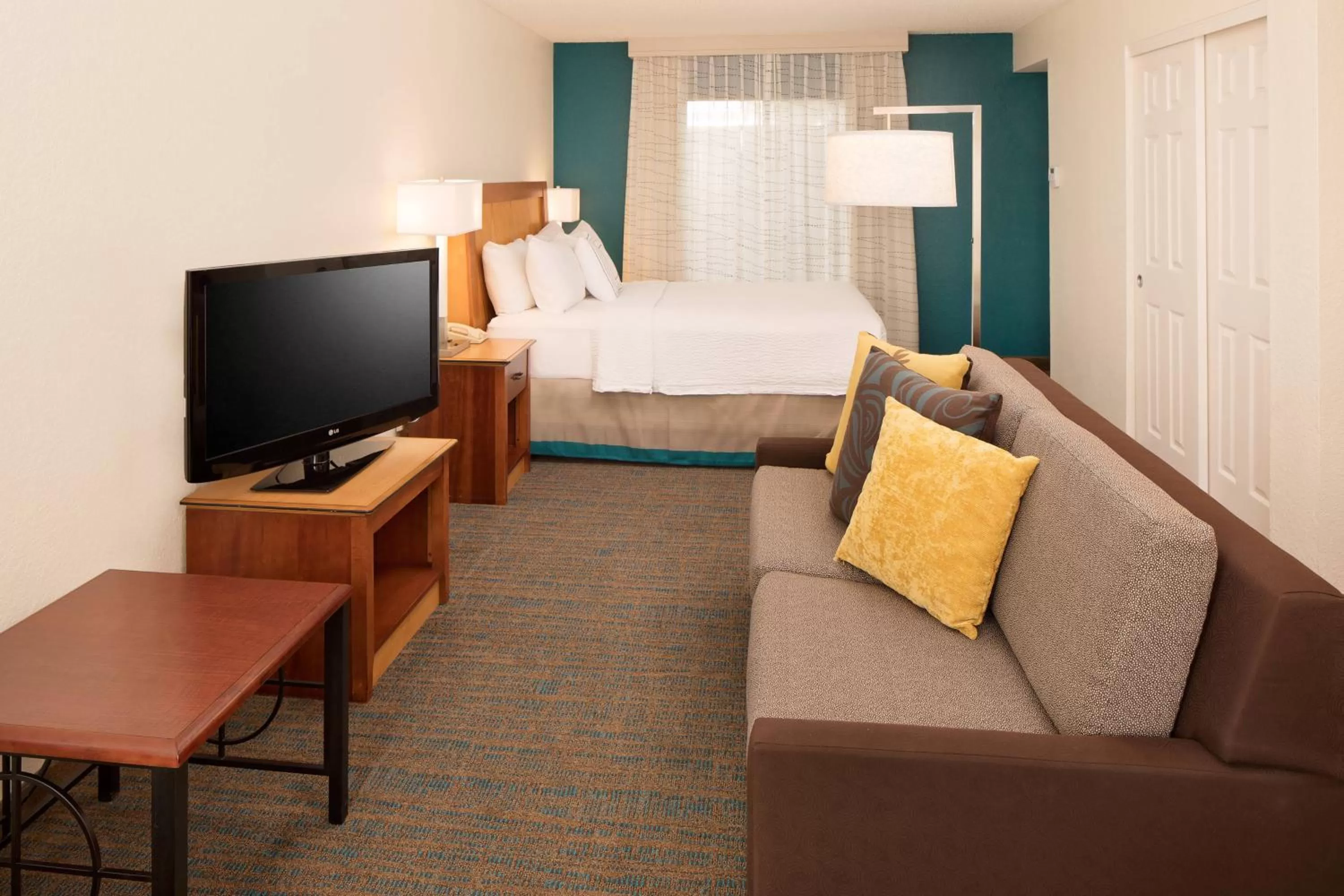 Queen Studio with Sofa Bed and Adapted Tub - Mobility and Hearing Accessible in Residence Inn San Jose Campbell