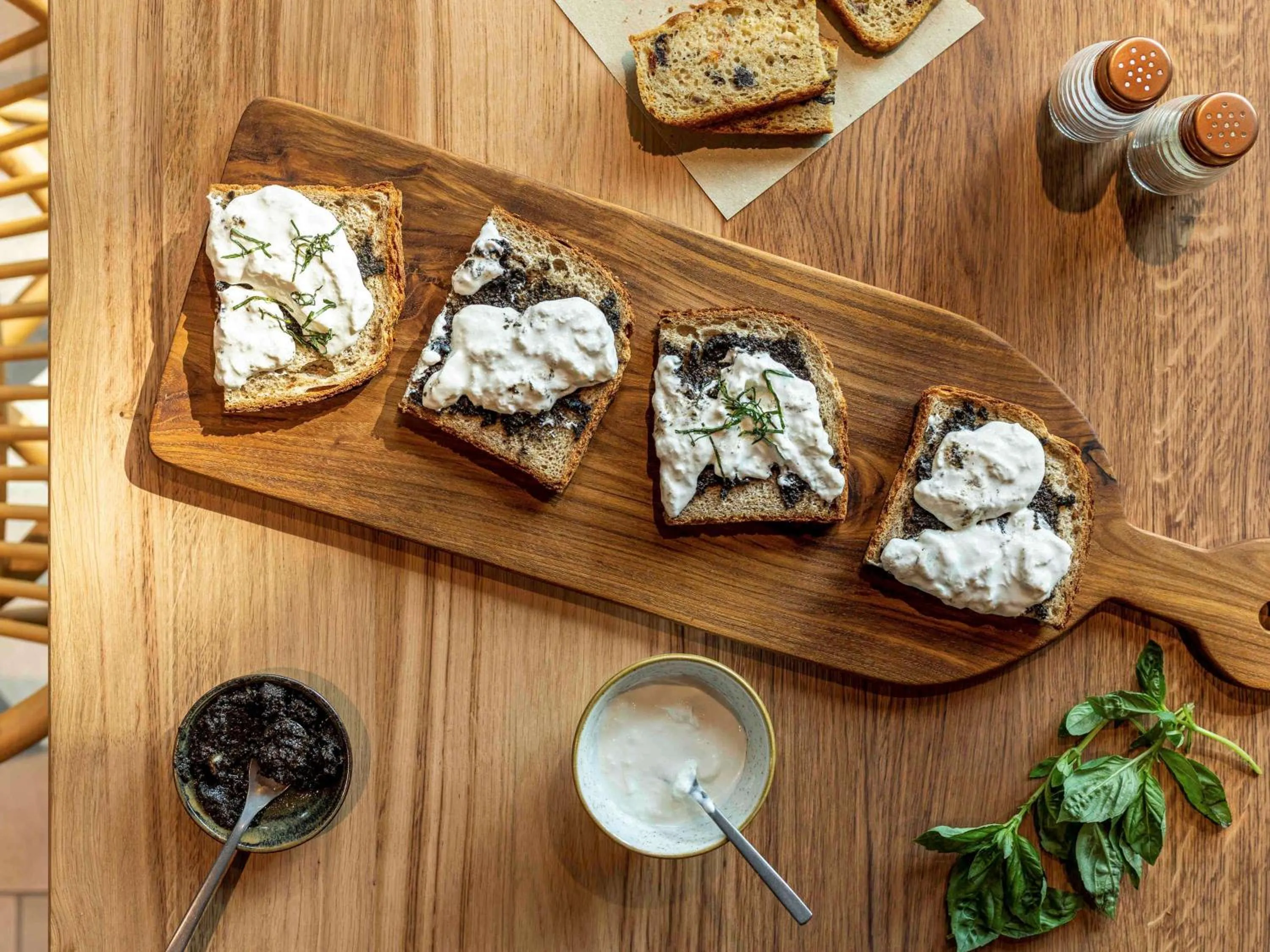 Restaurant/places to eat in Novotel Paris Porte Versailles