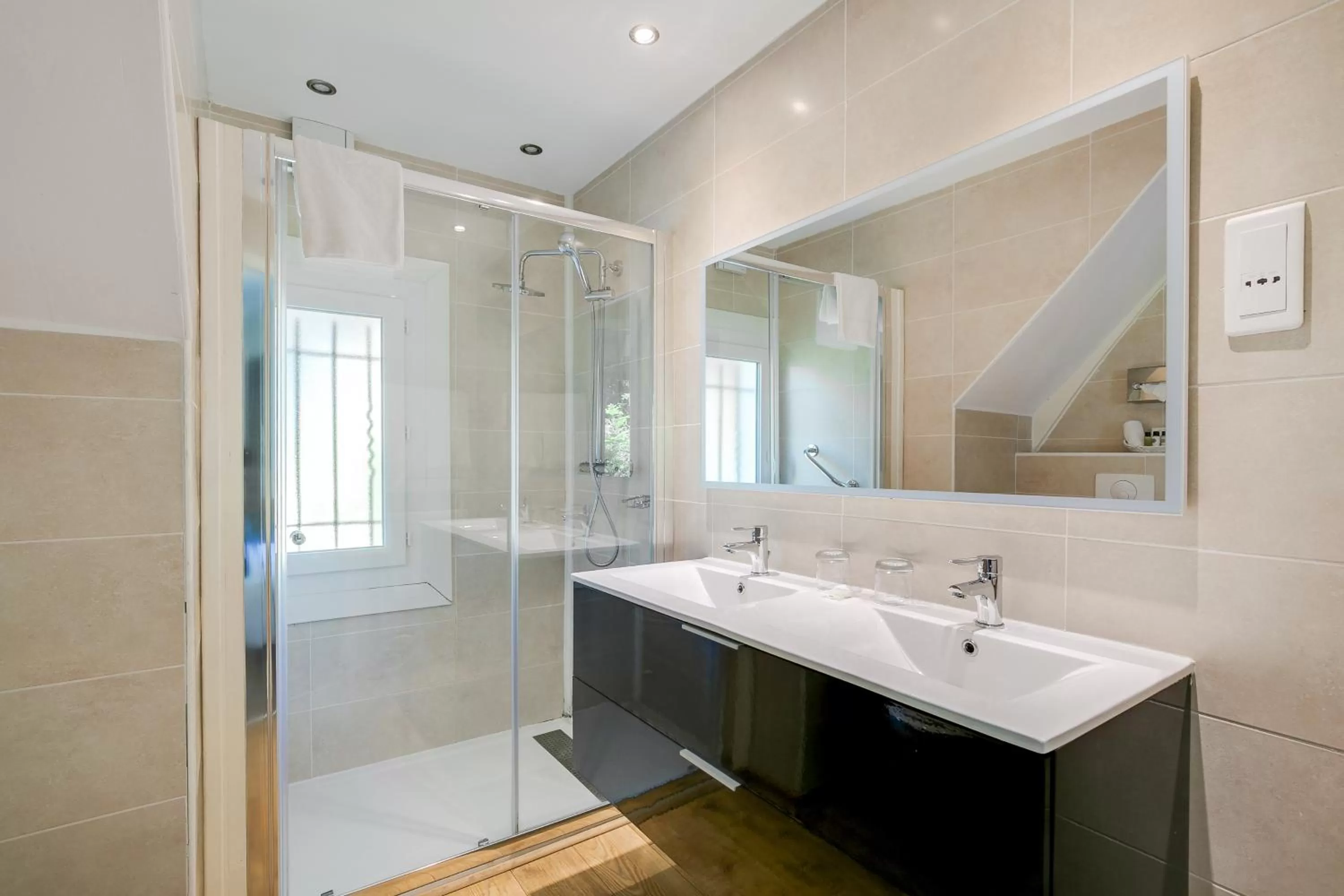 Shower in La Verniaz et ses Chalets