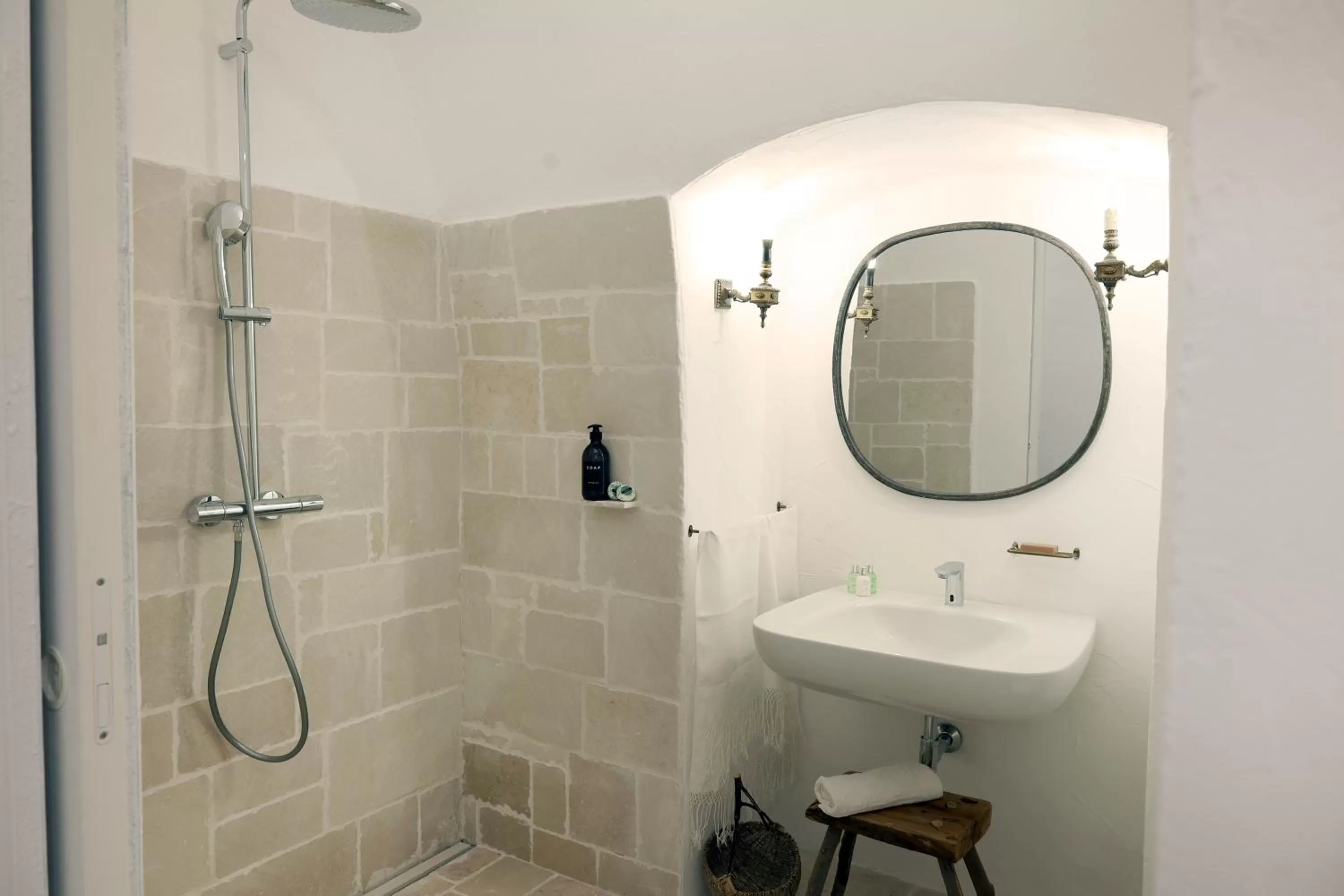 Shower, Bathroom in dimore di portadibasso