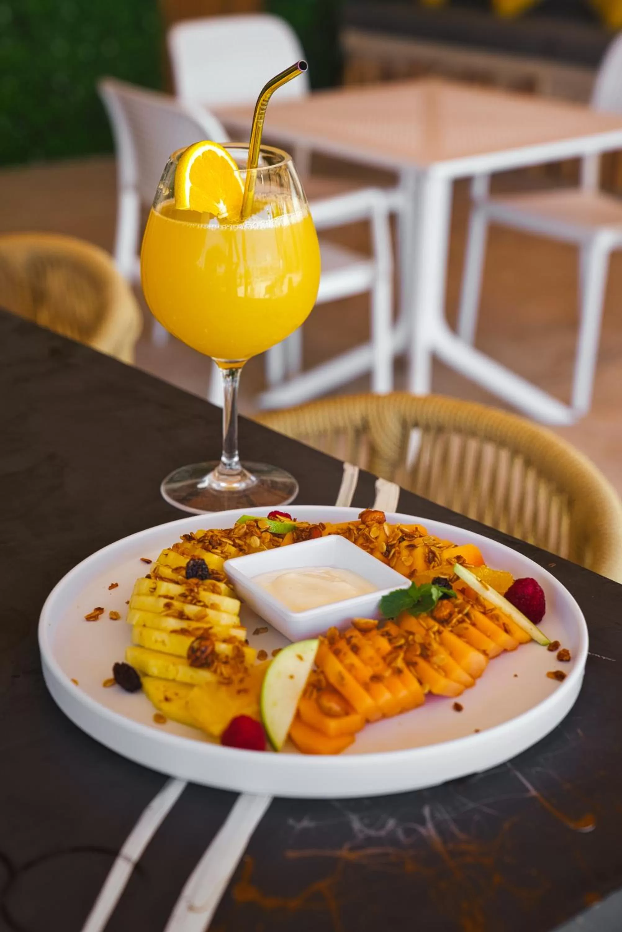 Restaurant/places to eat, Food in Hotel Cache