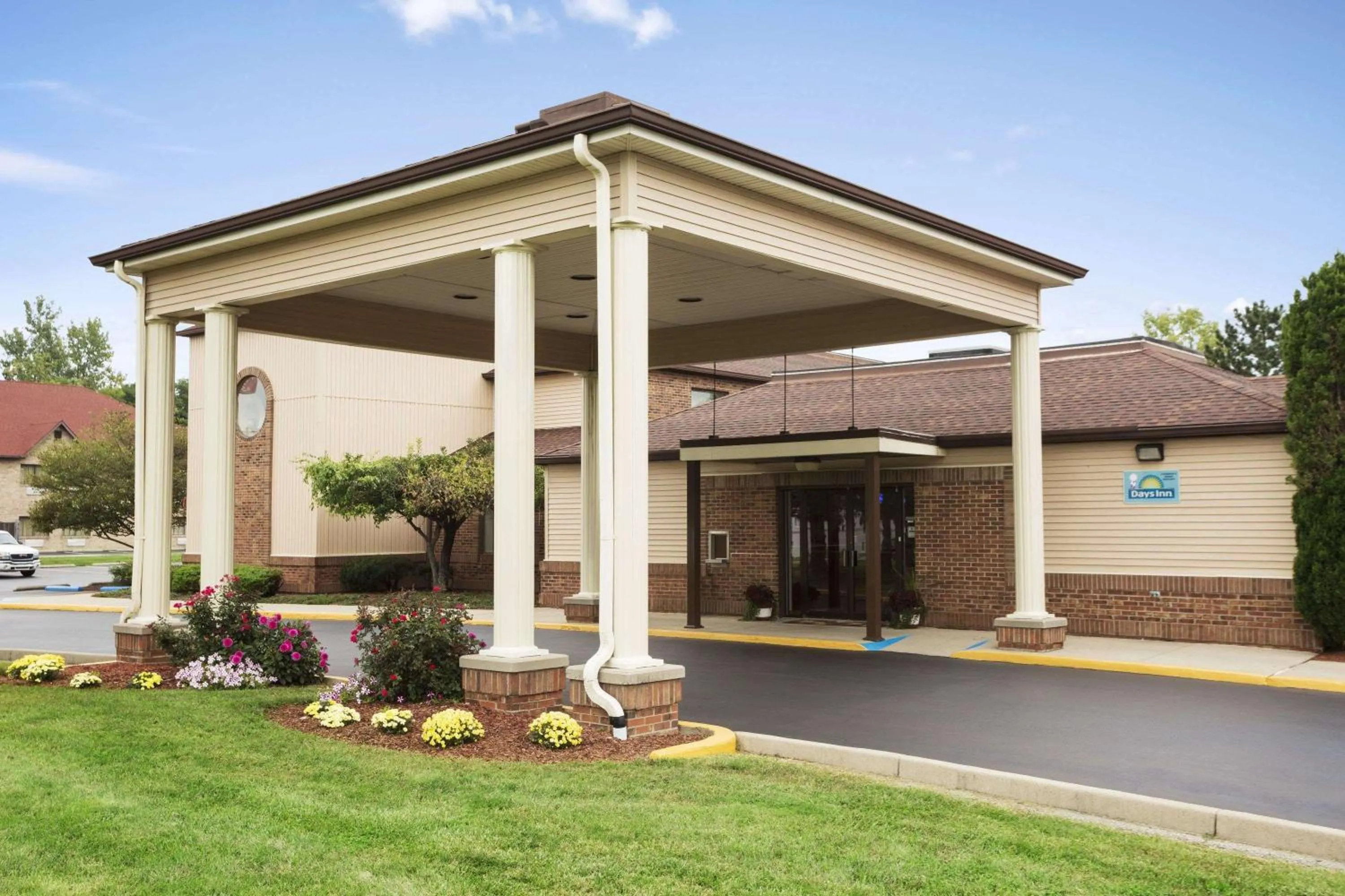 Property building in Days Inn by Wyndham Middletown