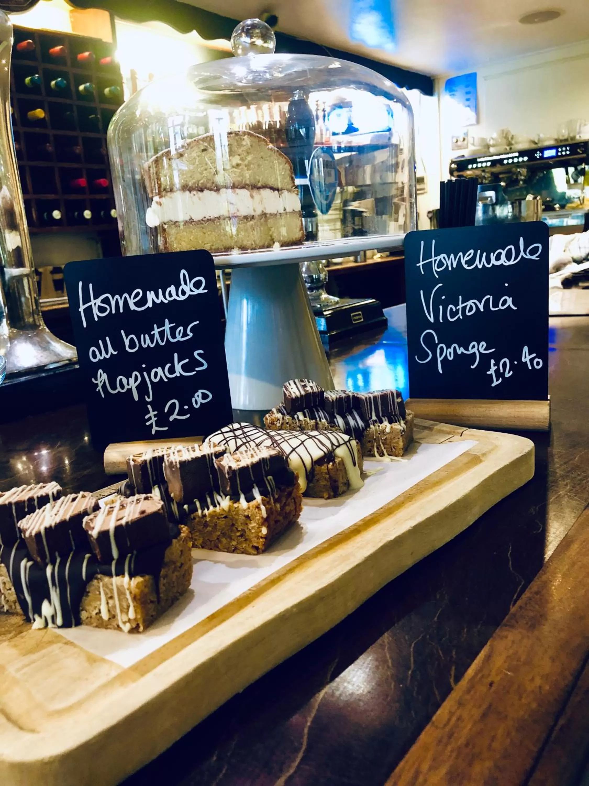 Food and drinks in Weald of Kent Golf Course and Hotel