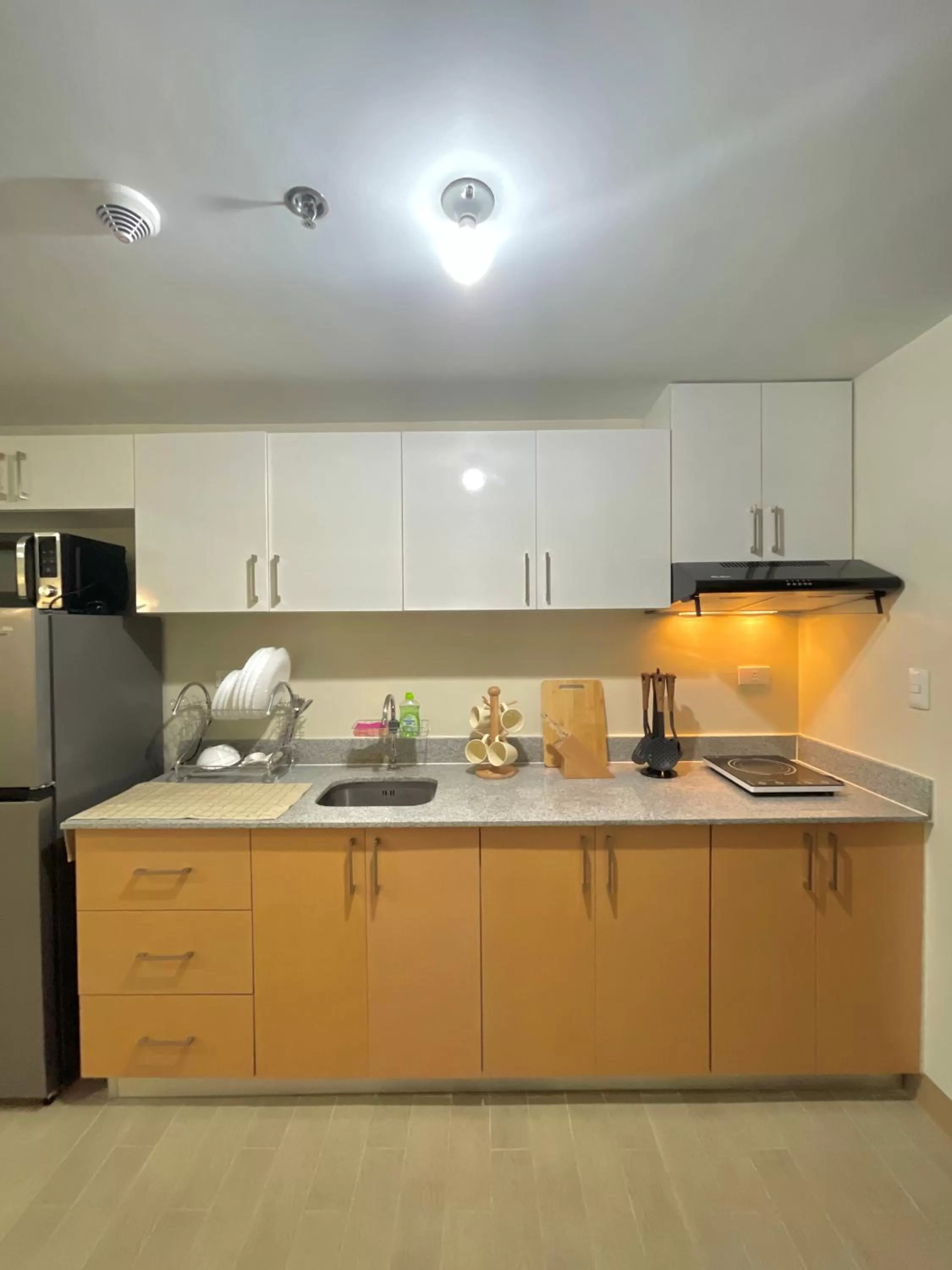Coffee/tea facilities, Kitchen/Kitchenette in Cubao, Quezon City Condo Staycation (wifi and netflix ready)