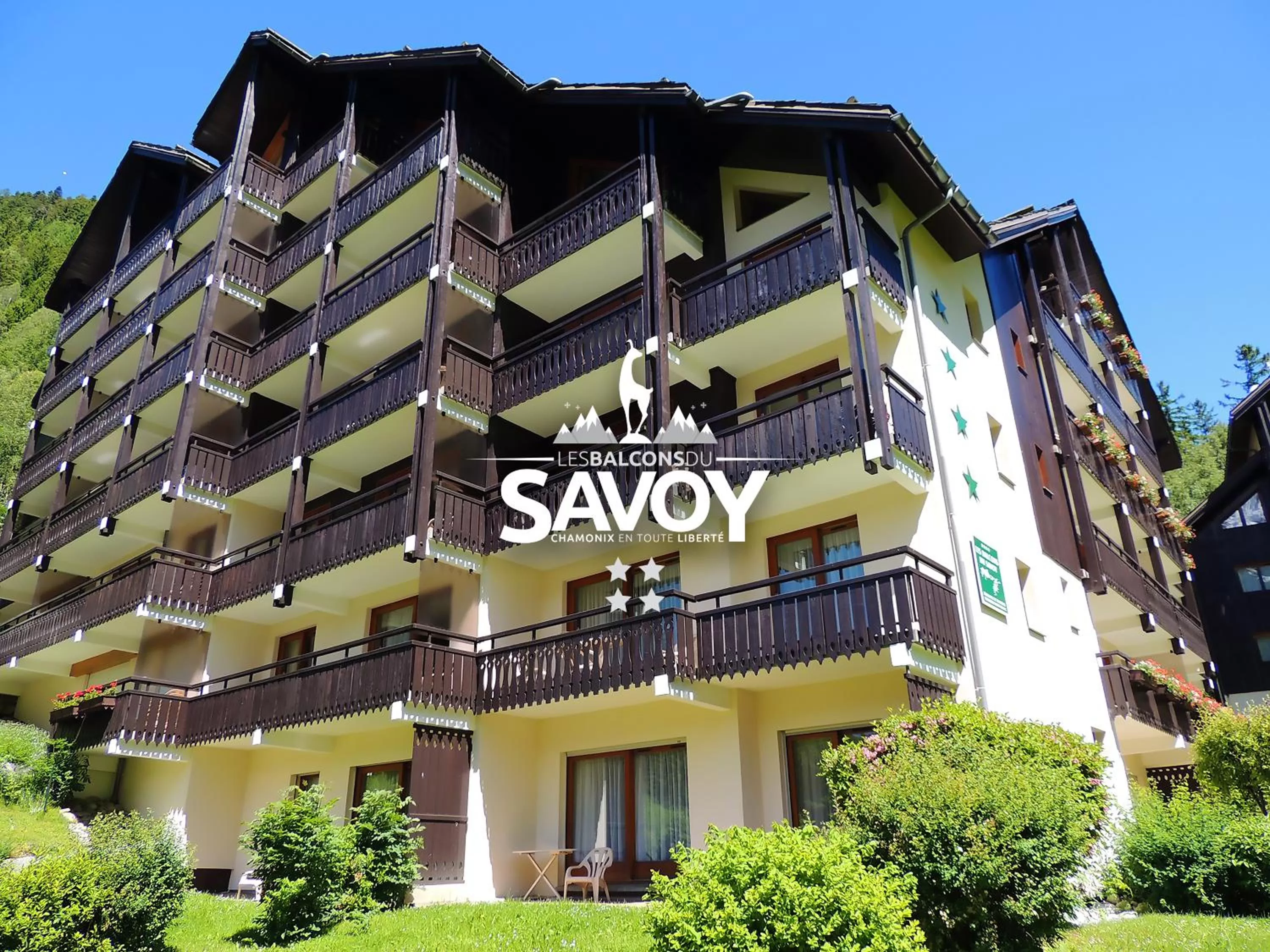 Facade/entrance in Les Balcons du Savoy