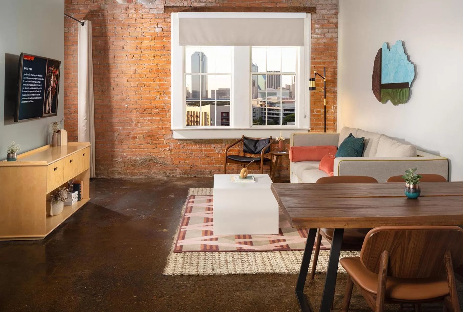 TV and multimedia in Canvas Hotel Dallas