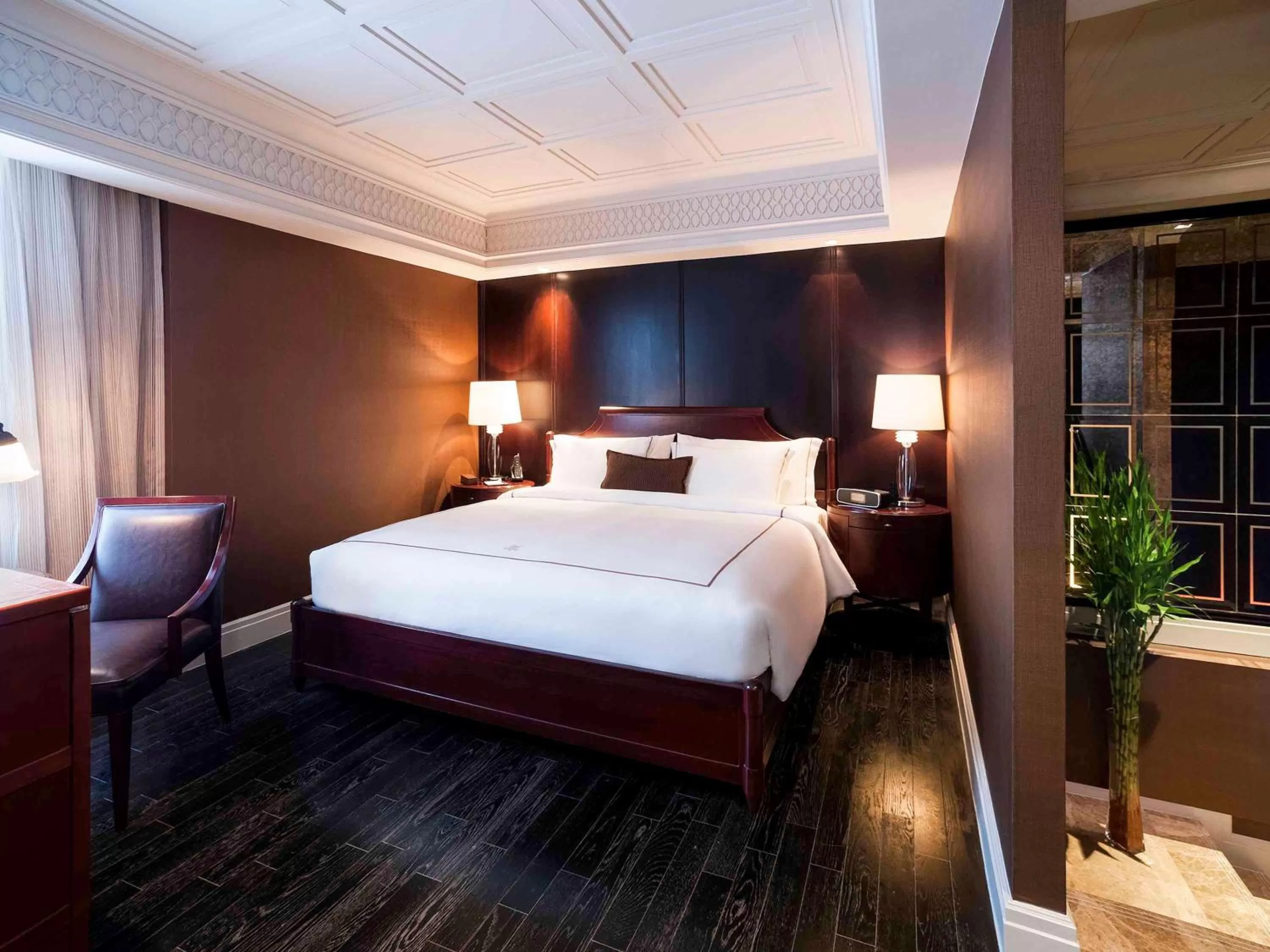 Photo of the whole room, Bed in Hotel Muse Bangkok Langsuan - MGallery